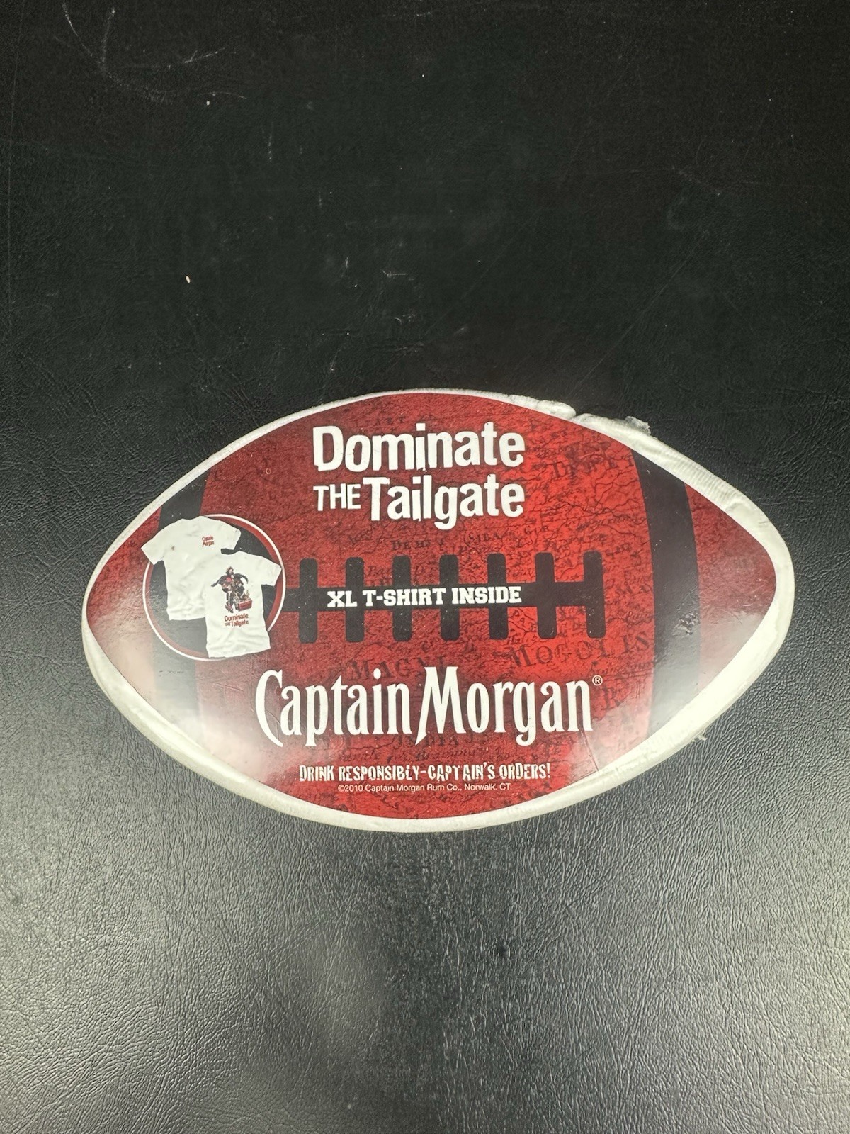 Vintage Captain Morgan XL T-shirt “Dominate The Tailgate” Football Party Rum