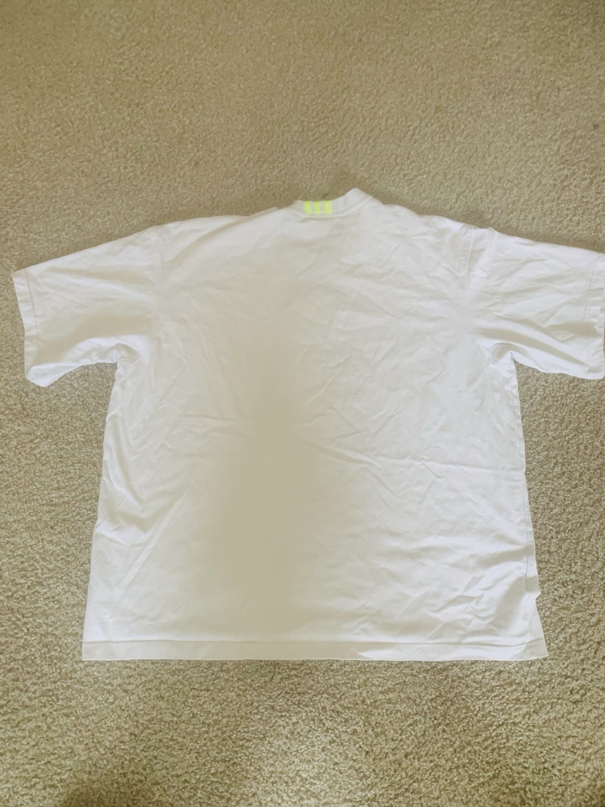 Adidas Originals RYV Oversized Badge Tee White Solar Yellow GN8050 Men’s 2XL