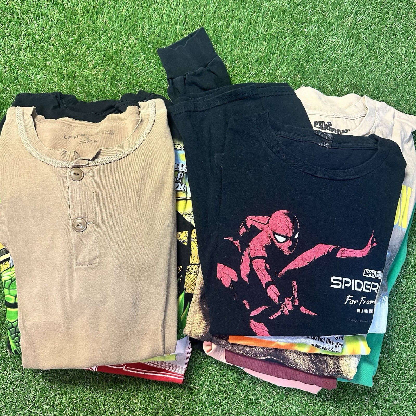 Lot of 20 Modern Graphic T Shirts Mixed Size Wholesale Bulk Reseller Y2K A24