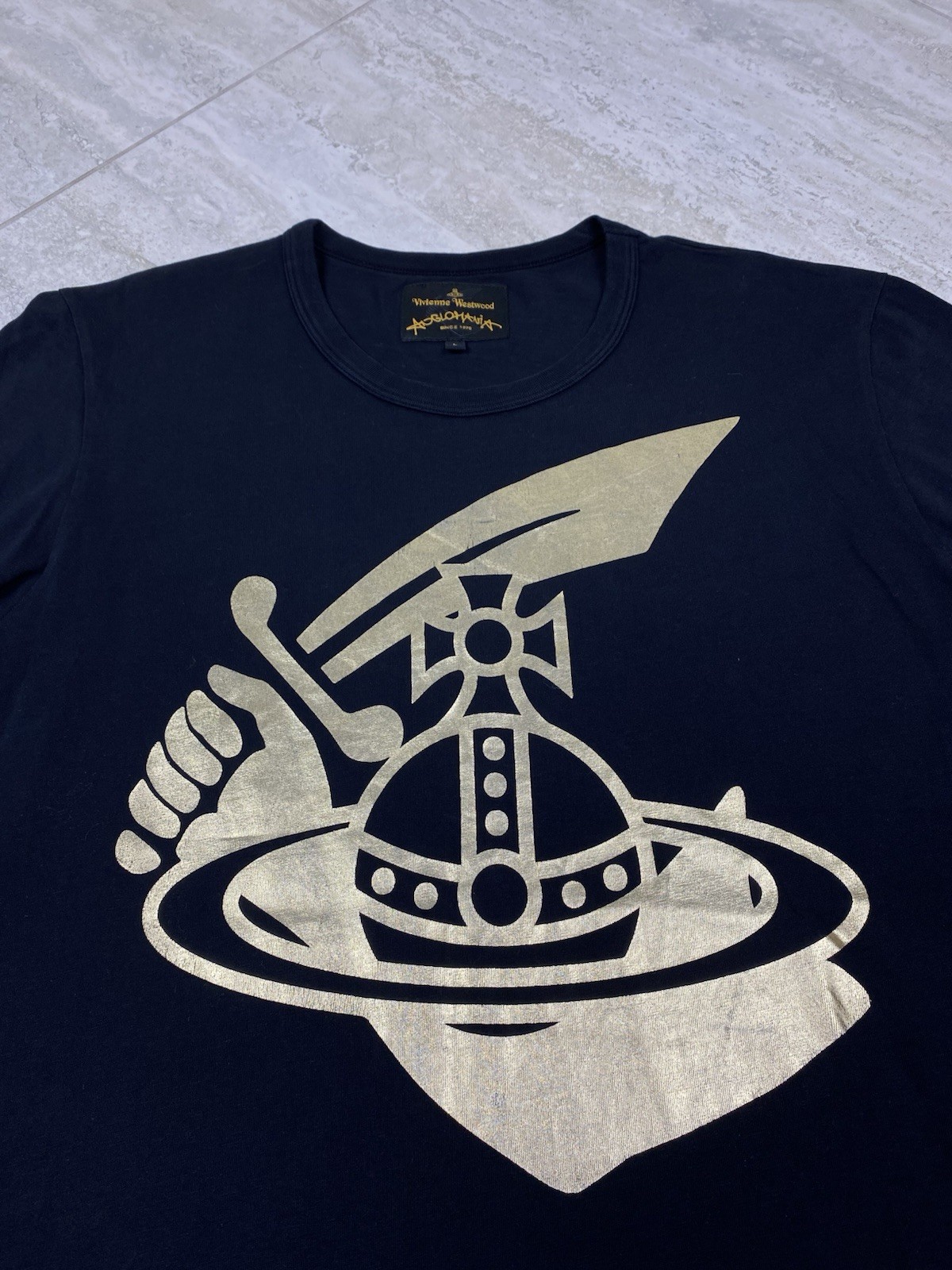 Vivienne Westwood GOLD FOIL Arm & Cutlass Orb Logo Black T Shirt Size L
