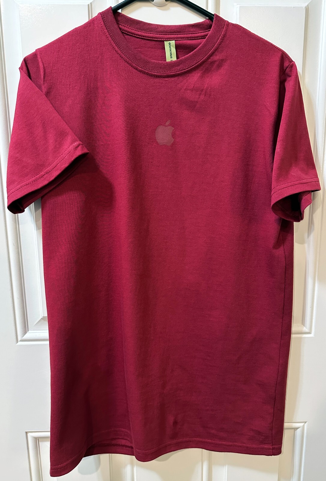 Econscious Apple Computers Store Employee Shirt Mac Logo Burgundy Red Wine Small