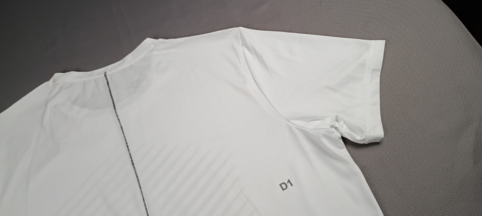 Asics White T Shirt Men Size XL SD Graphic SS Top Running Casual Reflective D1