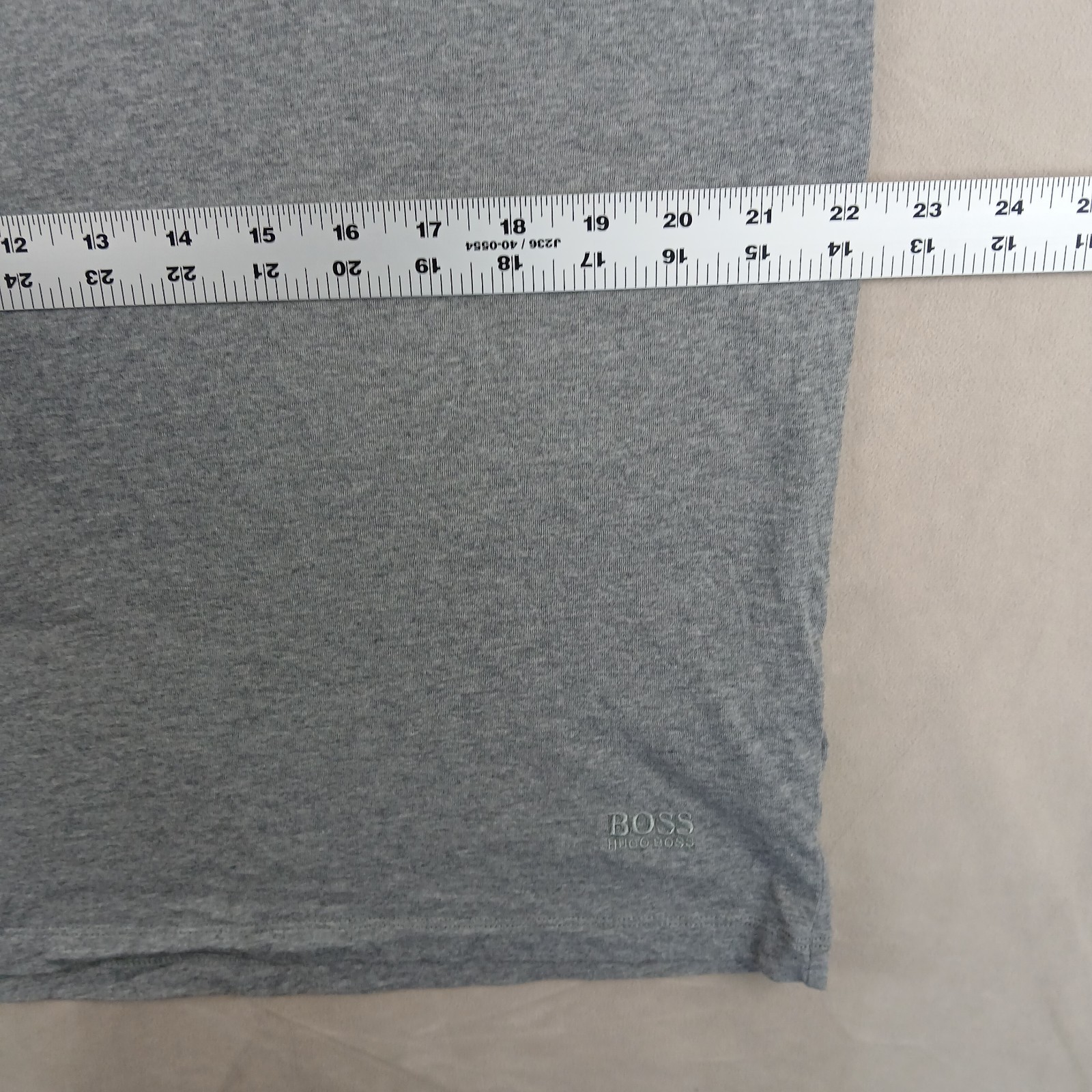 Hugo Boss XXL Mens T Shirt 22×30 Wide Neck Gray Embroidered Logo ** Fits Medium