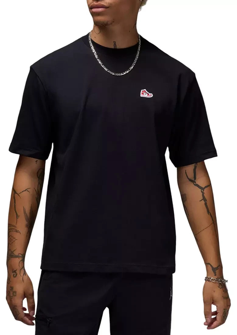 HJ2326-010 Nike Air Jordan Men’s AJ1 High Chicago Sneaker Patch T-Shirt Size M
