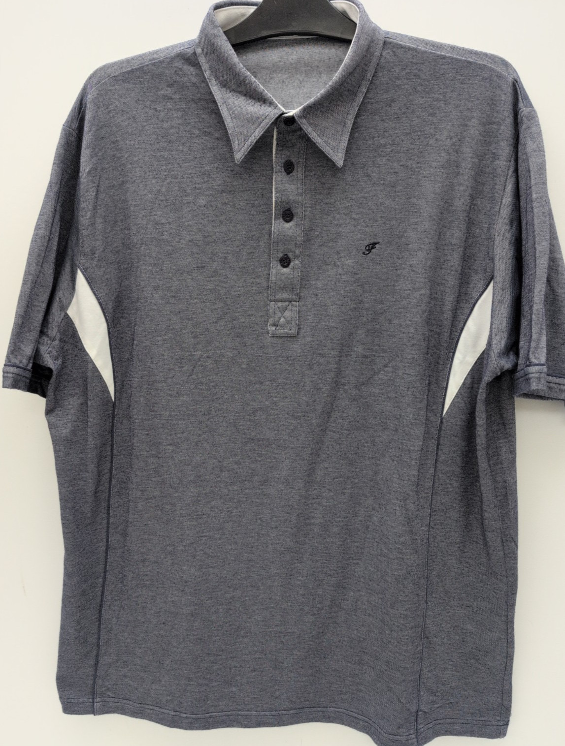 Farah Mens XXL Polo Shirt 4 Button Close Logo On the Front in Blue Mix P2P 26″.