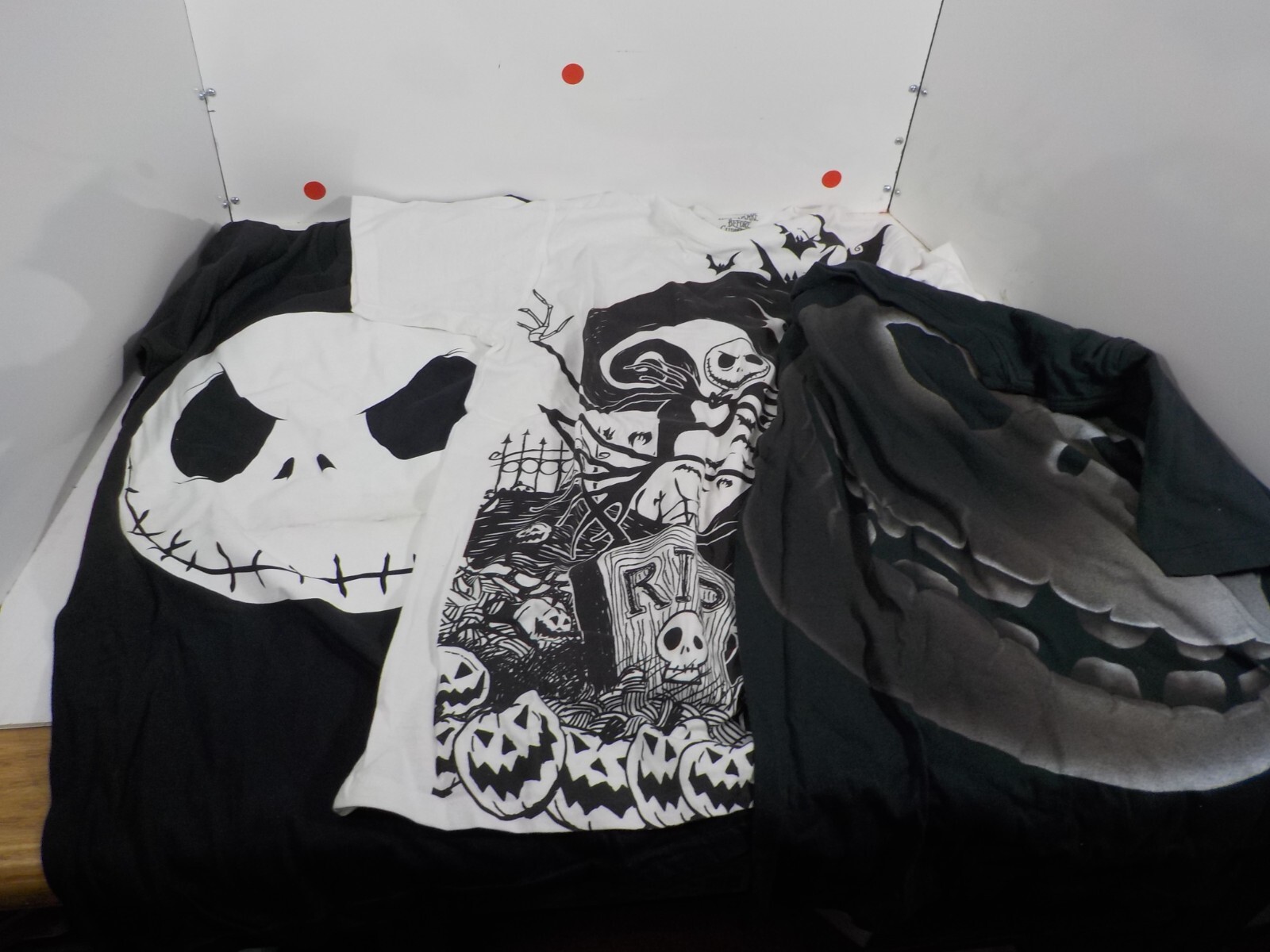 N A312 Disney Nightmare Before Christmas Size Small T-Shirt Lot (B)