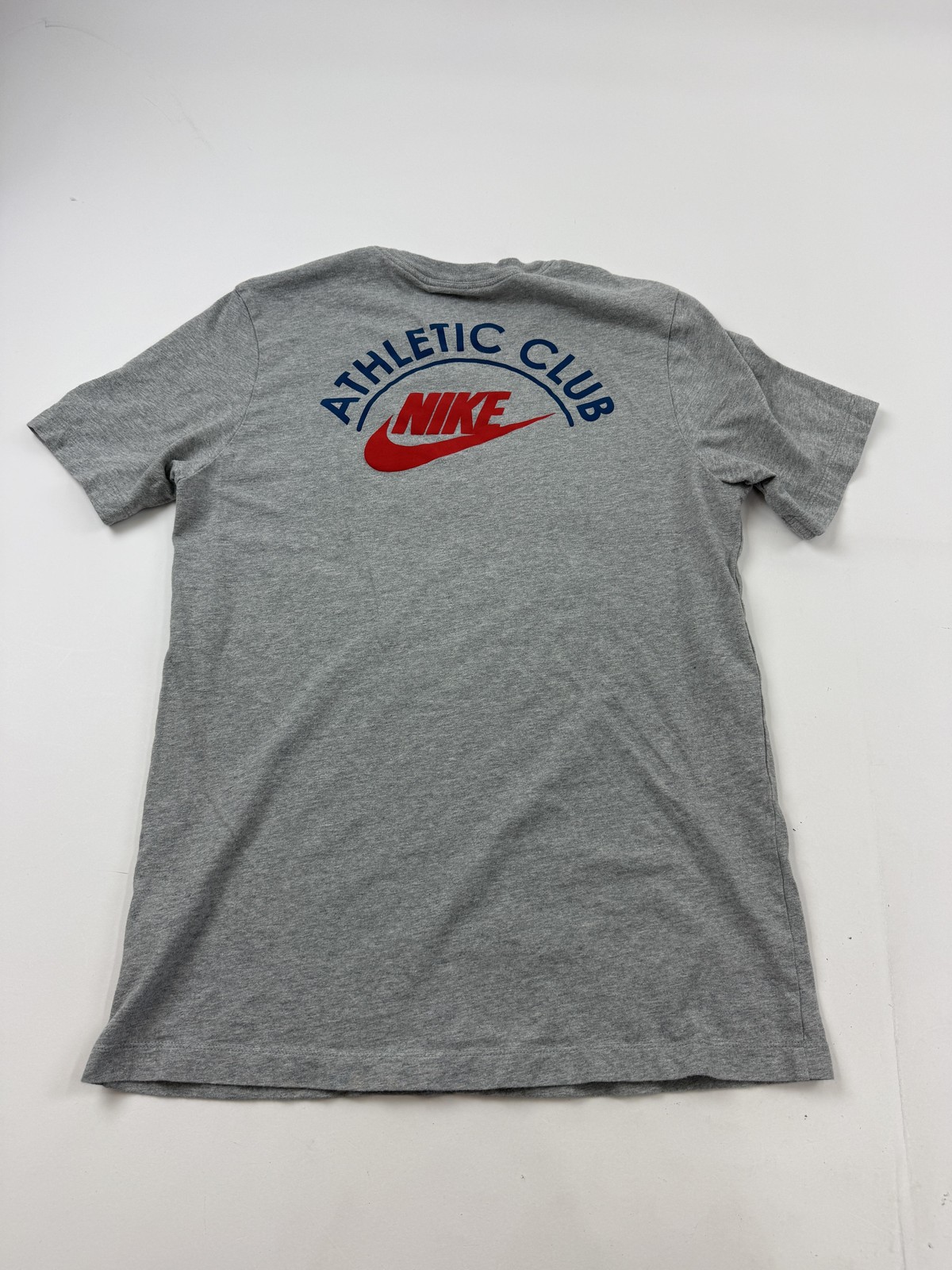 Nike Shirt Mens Medium Heather Gray Graphic Sports Logo Tee Swoosh Athletic Club