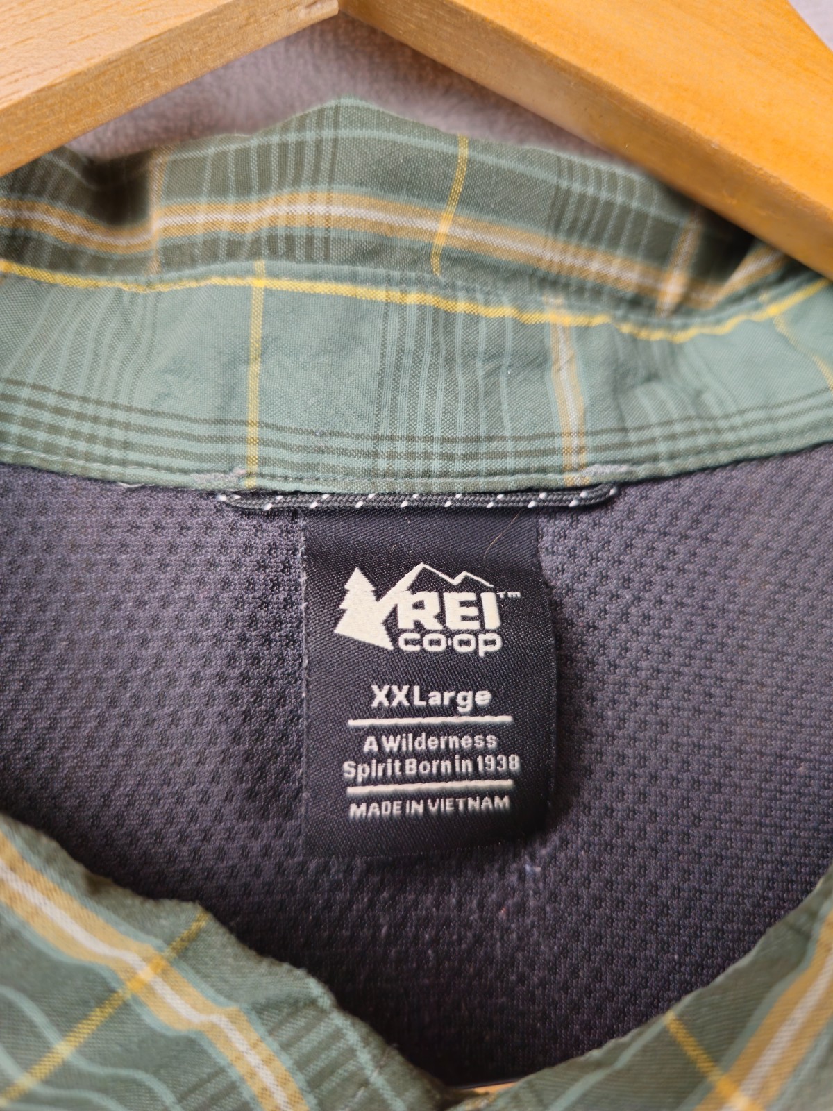 REI Co-Op Mens Sahara Shirt XXL Green Plaid Long Sleeve Button Up Outdoor Hiking