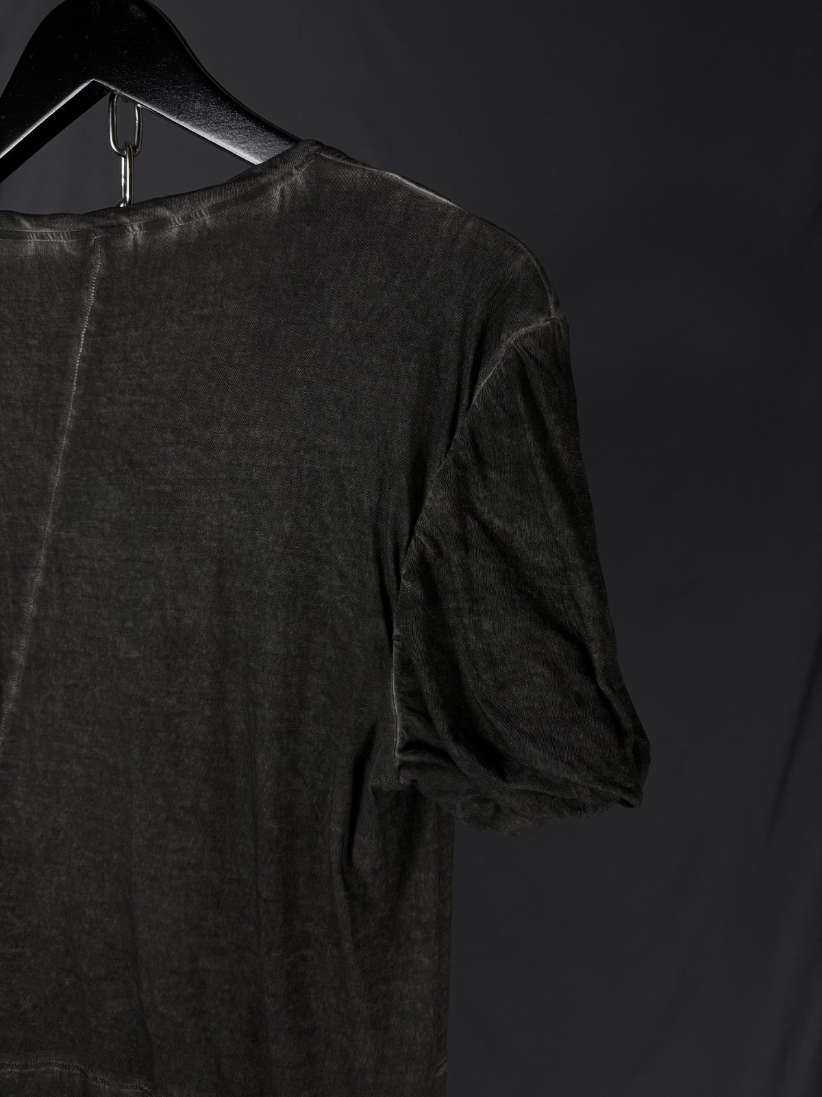 MD75 Anthracite Double Layer Tee – SS26