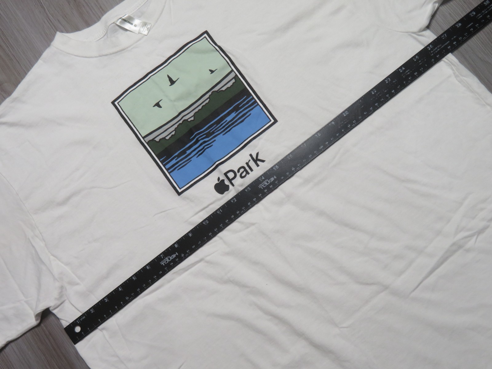 Apple Park Pond T-Shirt (White / Multi), 100% Cotton Size 3XL Men Pre Owned