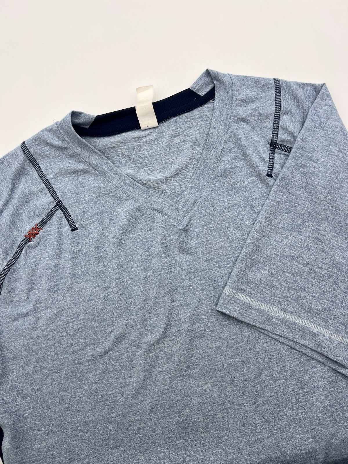 Rhone Performance Tee V-Neck T-Shirt Men’s XL Blue Short Sleeve Stretch Active