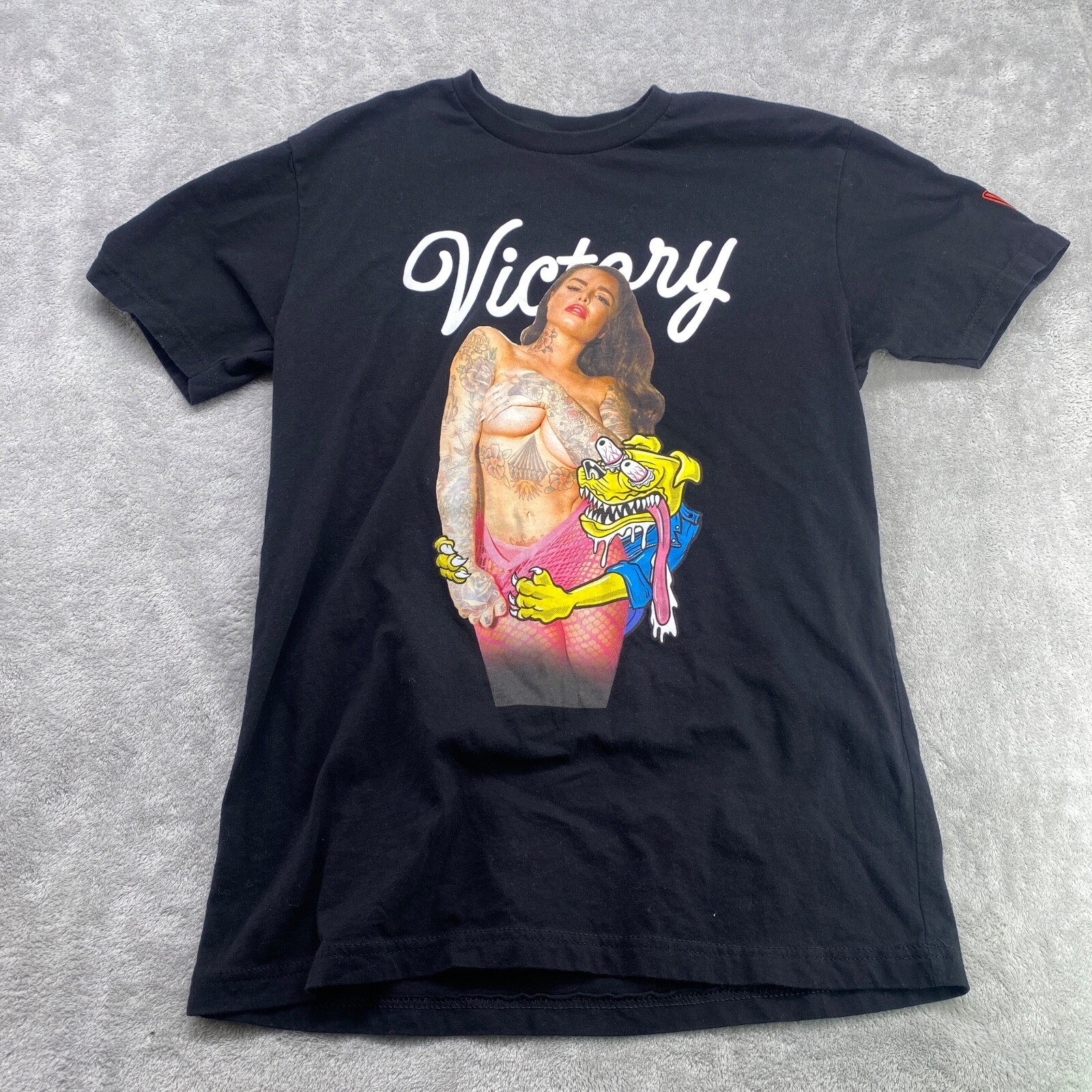 T-Shirt Motorcycle Size Small Victory MFG Tatted Brunette Dog Graphic