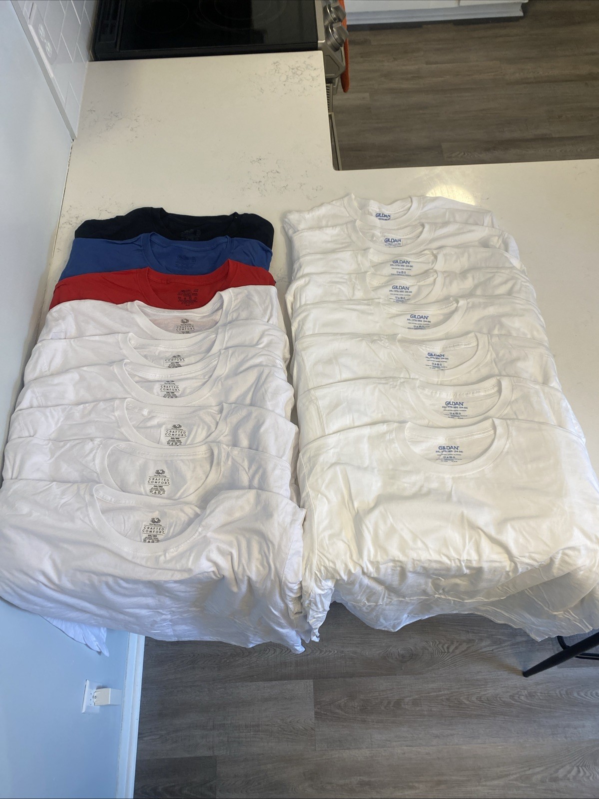 Fruit Of The Loom & Gildan T-shirt Lot Of 17 – NEVER WORN – Blank – Sizes Vary