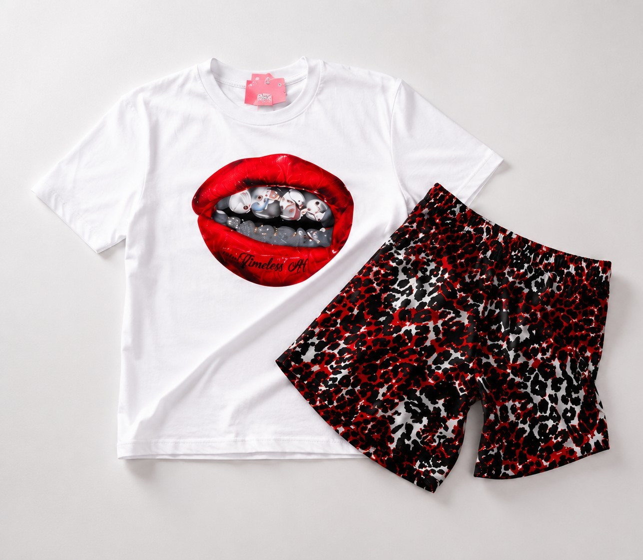 Teens Graphic Print Crew Neck Short Sleeve T-Shirt + Leopard Print Shorts S/M