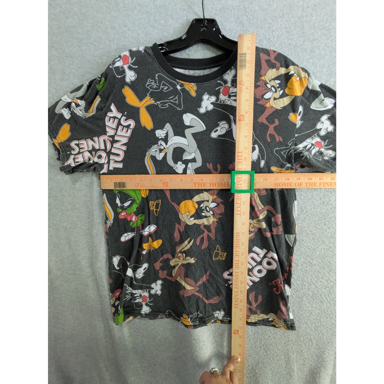 Looney Tunes All-over Character Print T-Shirt Men Medium Black Crew Neck Shirt