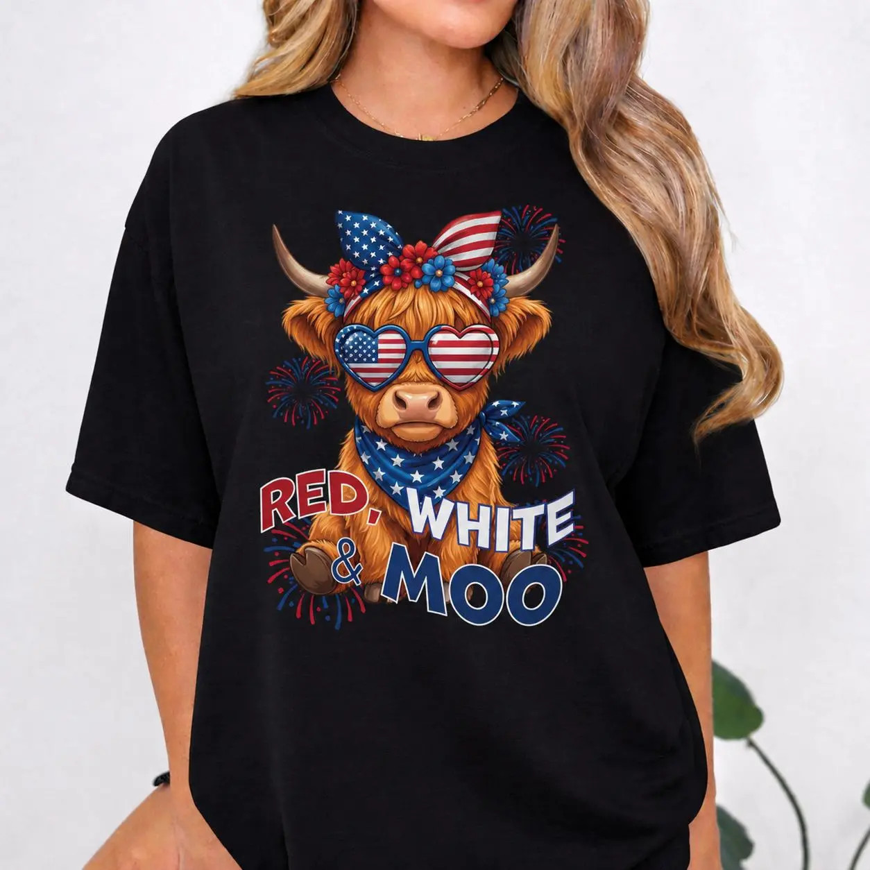 Red White & Moo Highland Cow T-Shirt, 4th of July Patriotic Graphic Tee