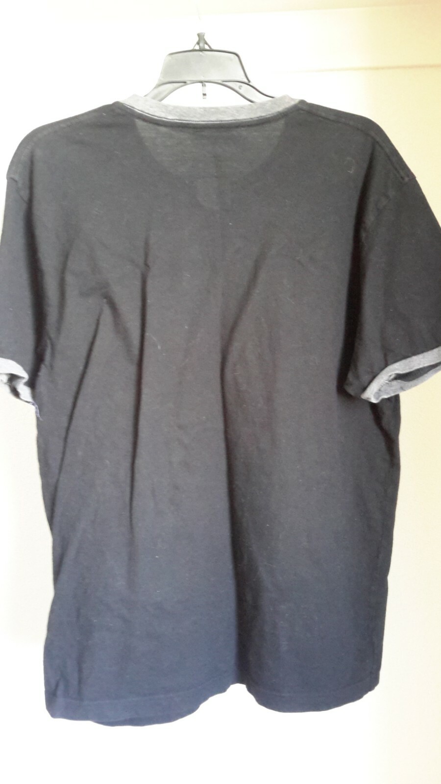 Old Navy Basic Mens Size L T-Shirt Black Gray Contrasting Trim Pre-owned