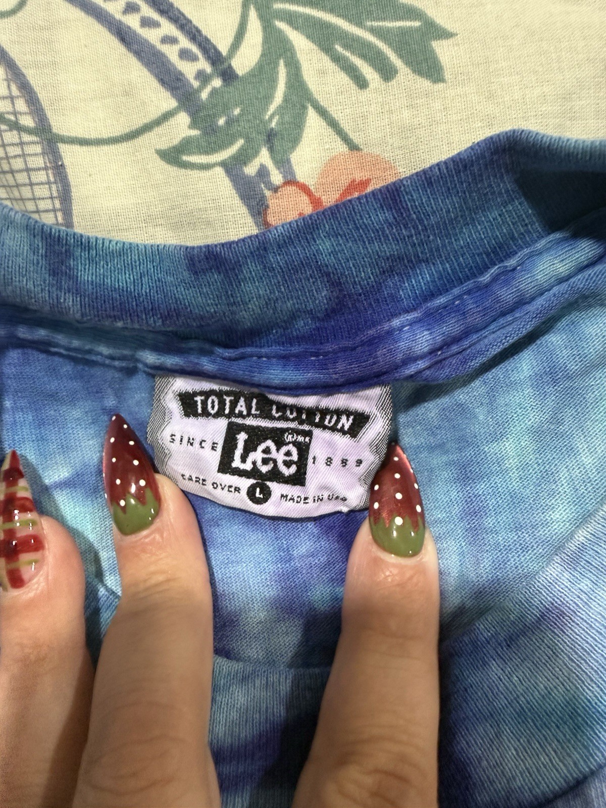 Javier Agredo Vtg ’92 Tie Dye Indigenous/Four Directions Dream Catcher size L