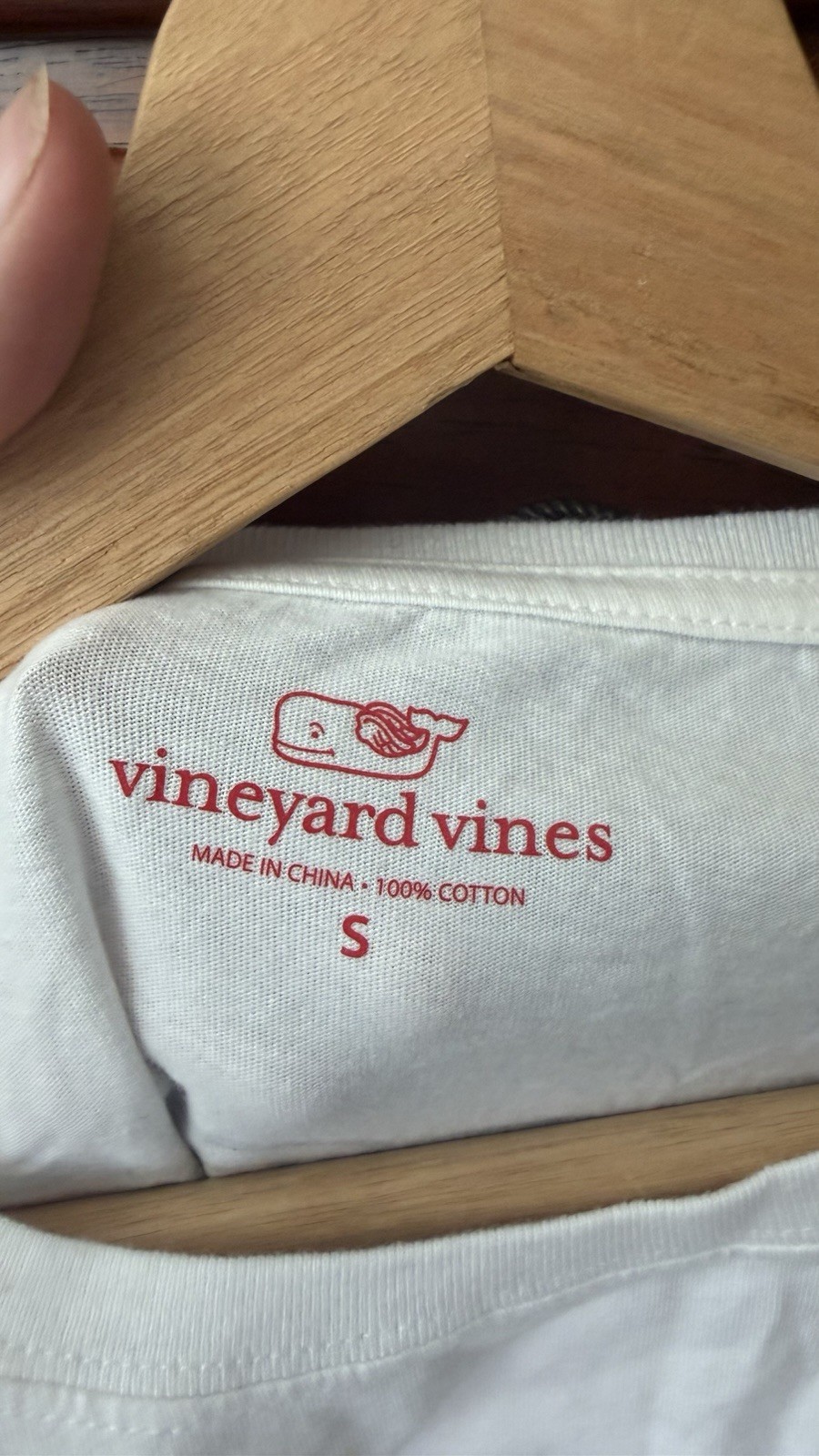Vineyard Vines Valentine’s Day White S Cotton Long Sleeve Pocket Whale Tee