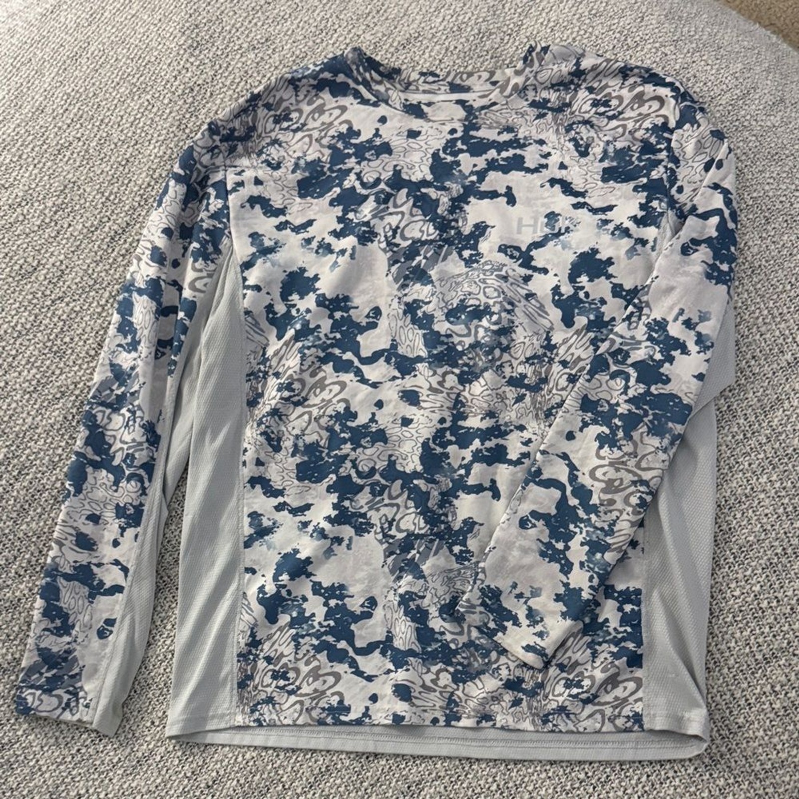 Huk Performance Fishing Shirt – Blue Camo Print – Size Large