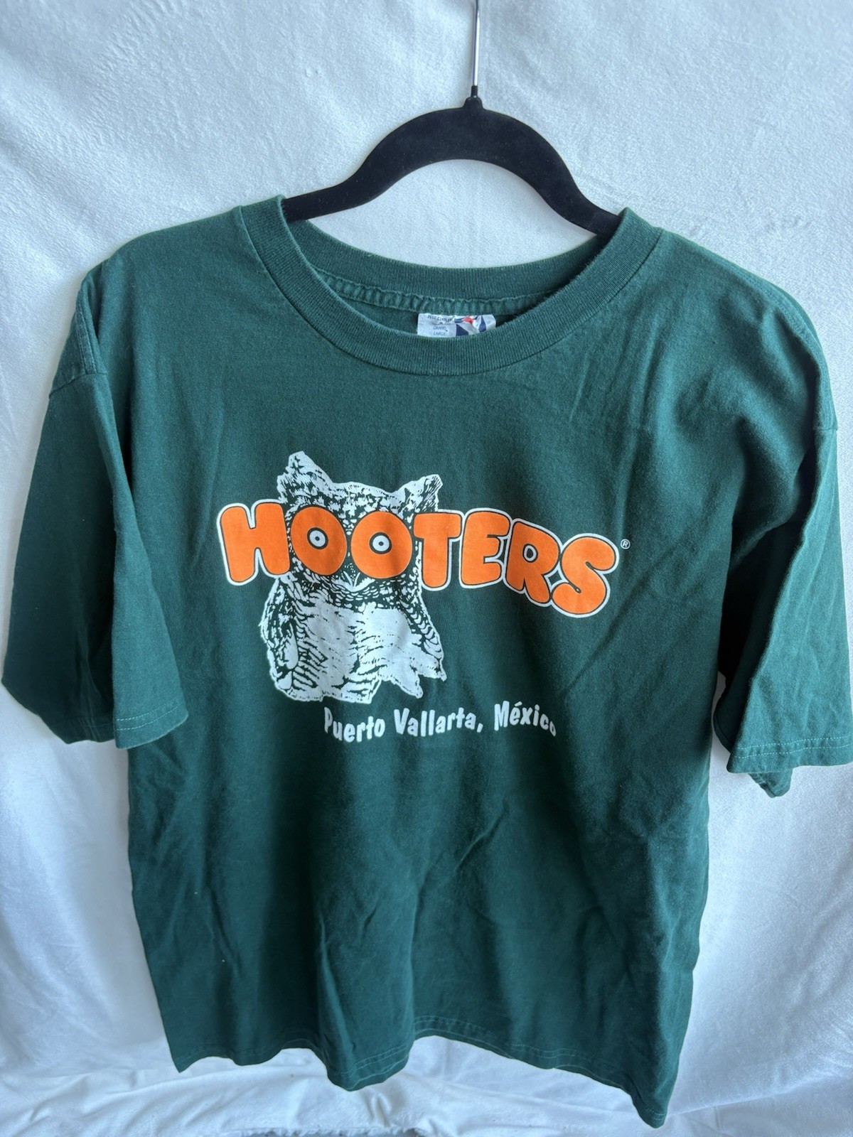 Hooters Puerto Vallarta Mexico Double-Sided Owl Graphic Tee Green Mens L