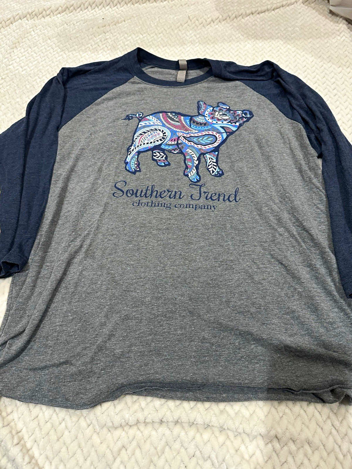 Southern Trend Men’s Gray/Blue Raglan Bear Graphic Logo Crew Long Sleeve Tee M/L