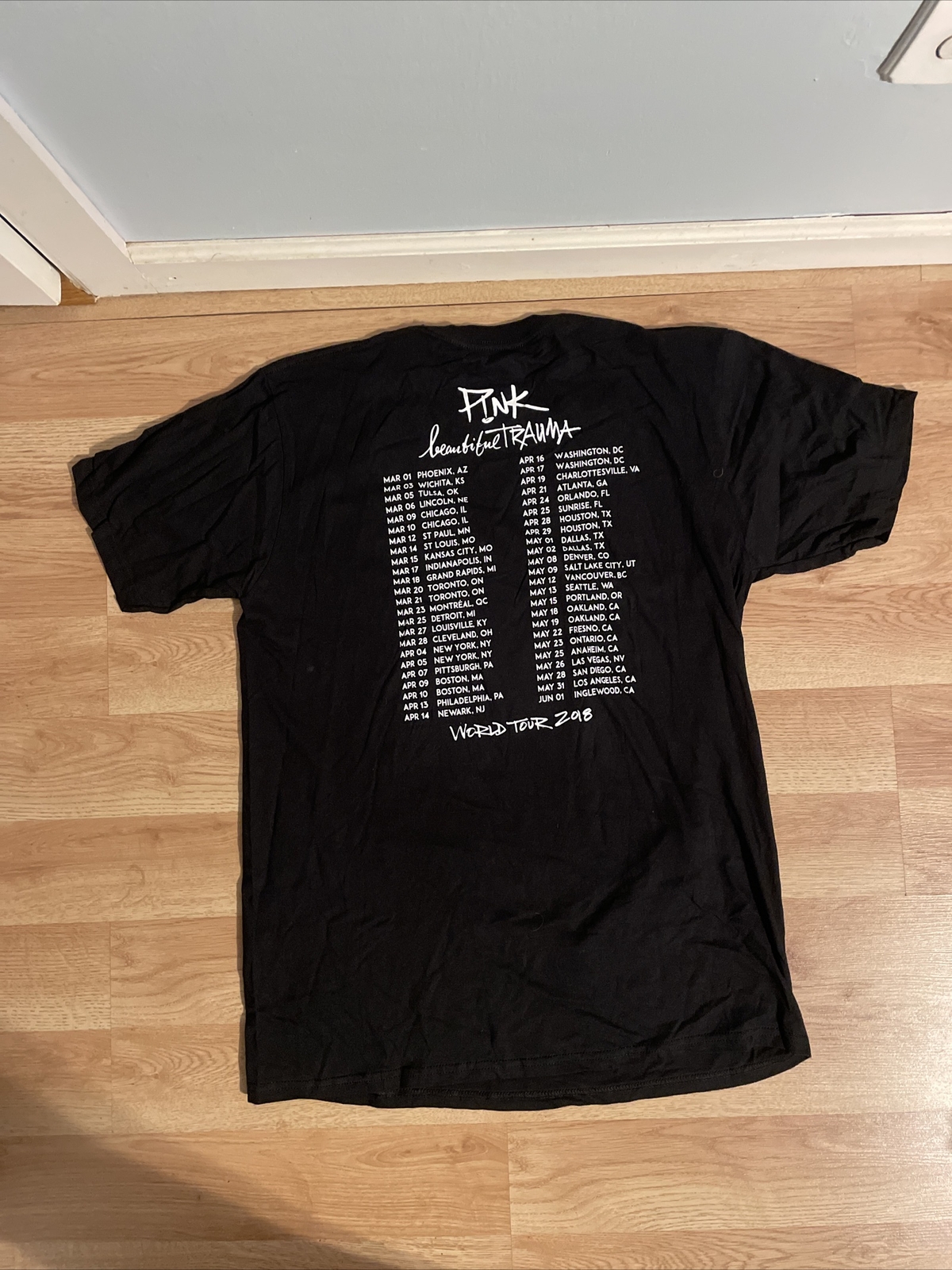Pink Beautiful Trauma XL authentic tour merch shirt 2018 Black