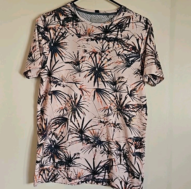 Ted Baker Men’s Yorkii Tropical Tee Shirt Size 2 Short Sleeve Salmon Pull-On
