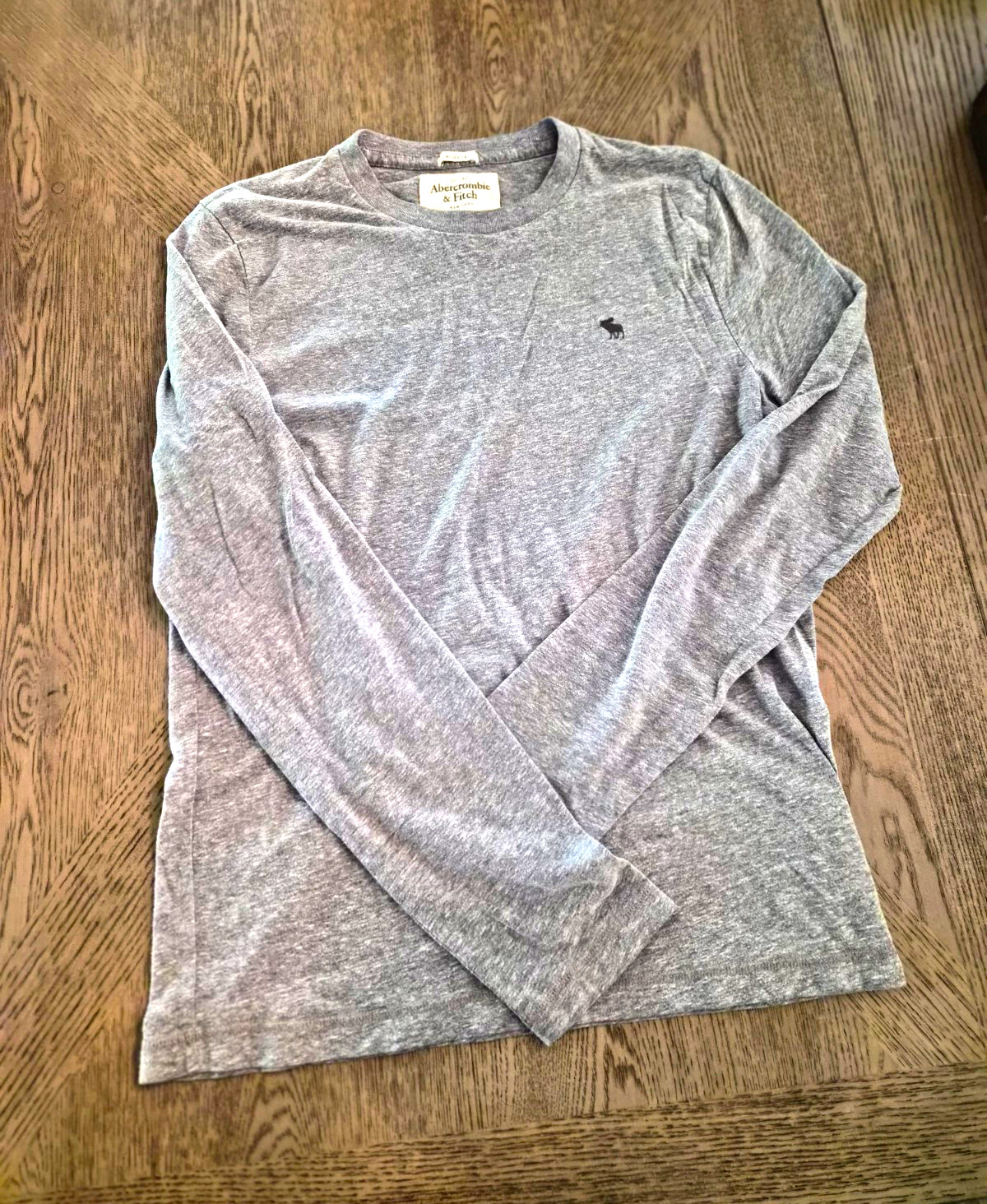 Abercrombie & Fitch Men’s Muscle Fit Gray Logo Moose Crewneck Tee M