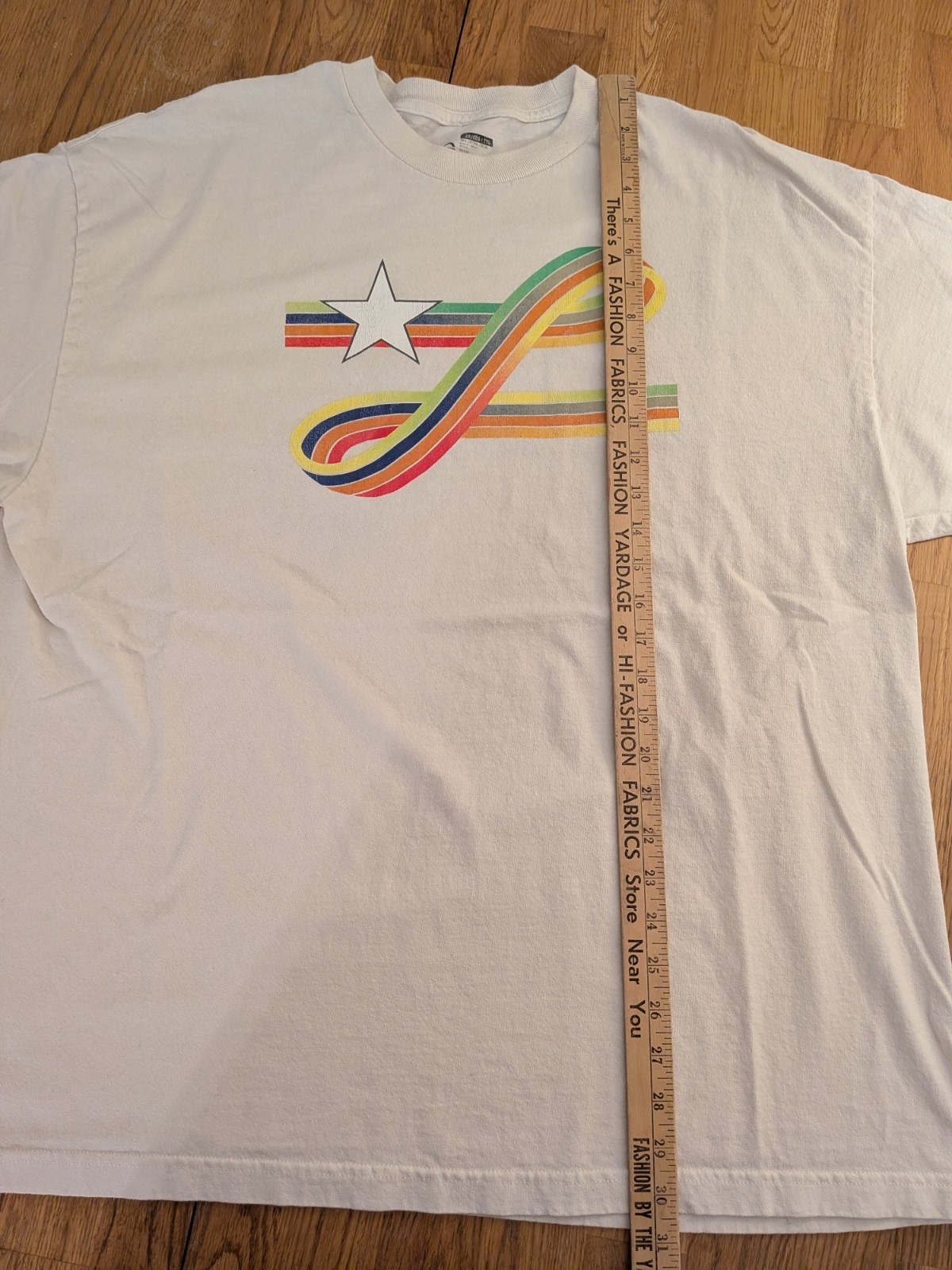LRG Men’s 2XL White Heavy Cotton G500 Rainbow Star Graphic Crew Neck Tee