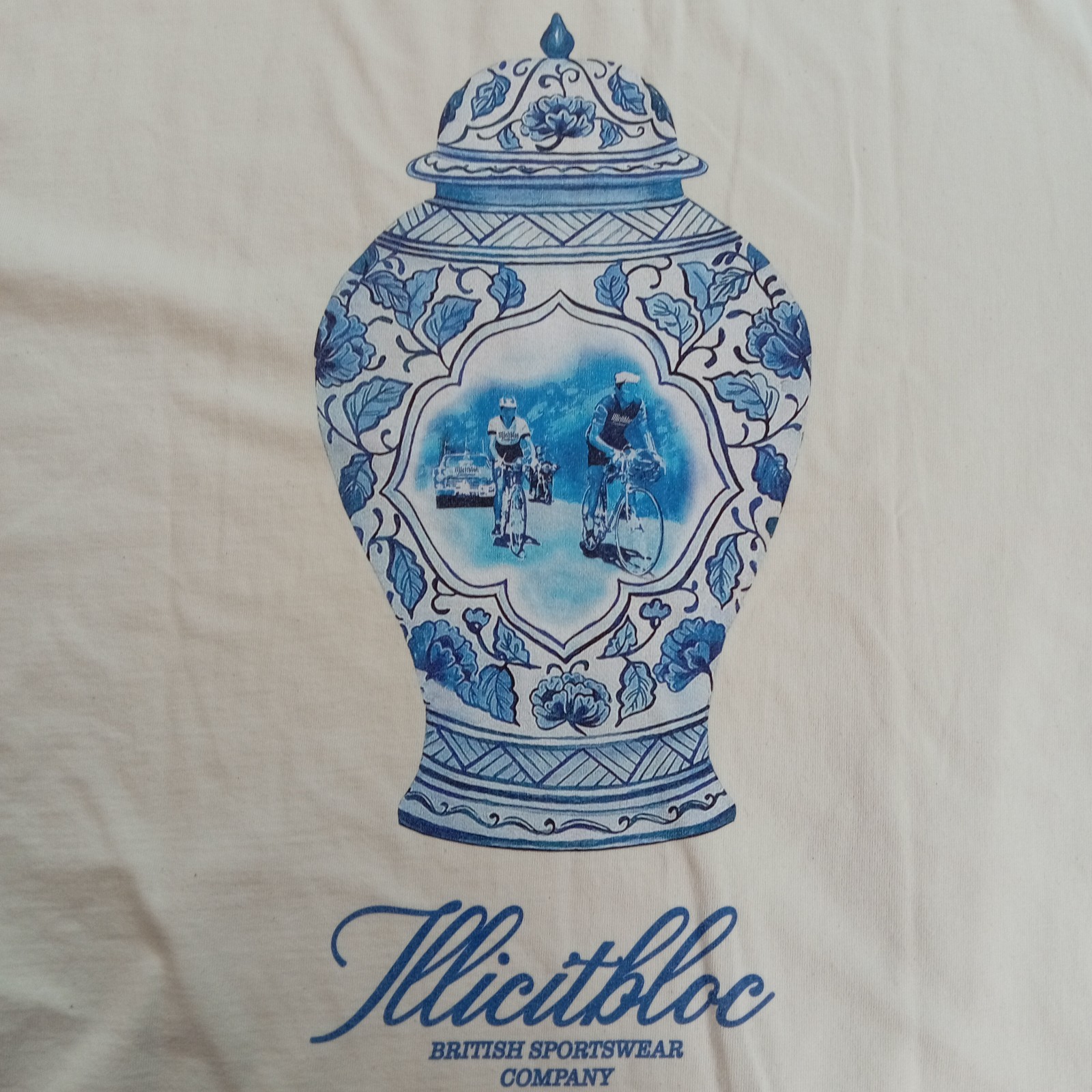 Illicit Bloc China Vase T-Shirt Ecru White Large 300GSM 100% Cotton (L) Sample