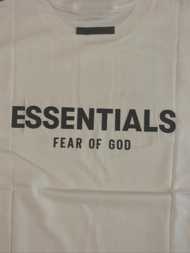 AUTHENTIC RARE CREAM SS21 ESSENTIALS TEE BRAND NEW IN BAG MEDIUM