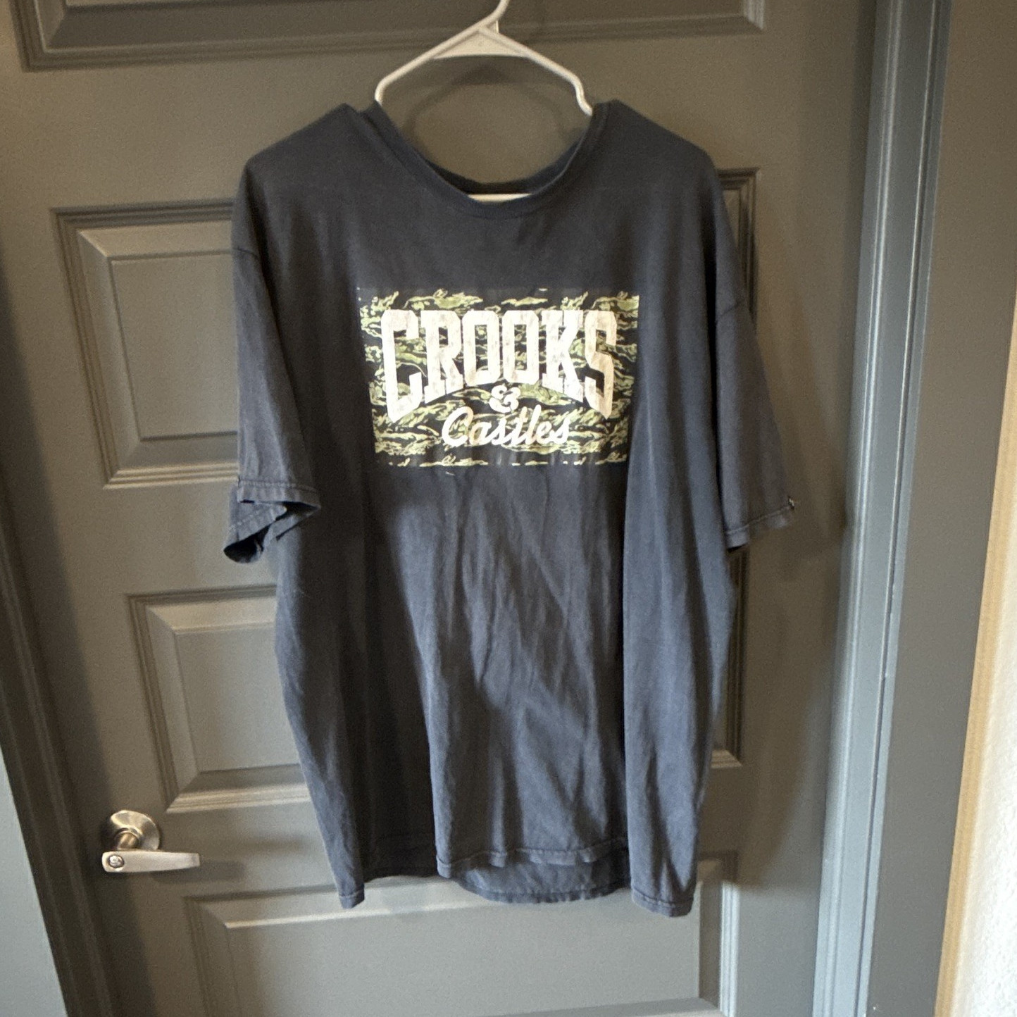 Crooks & Castles Men’s Black Crew Neck Short Sleeve Graphic Logo Tee XL