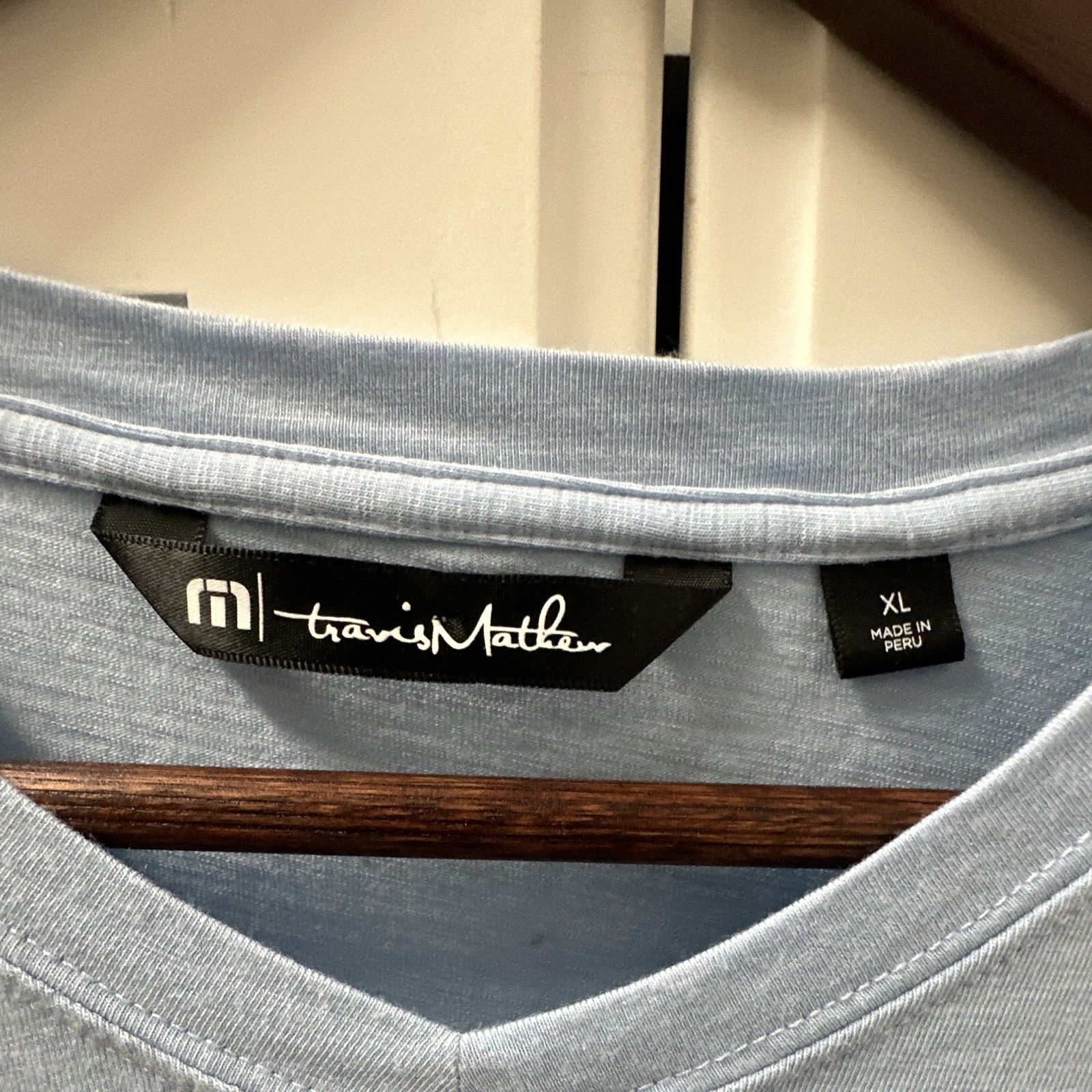 TravisMathew Men’s XL Blue Solid V-Neck Short Sleeve Pima Modal Logo T-Shirt