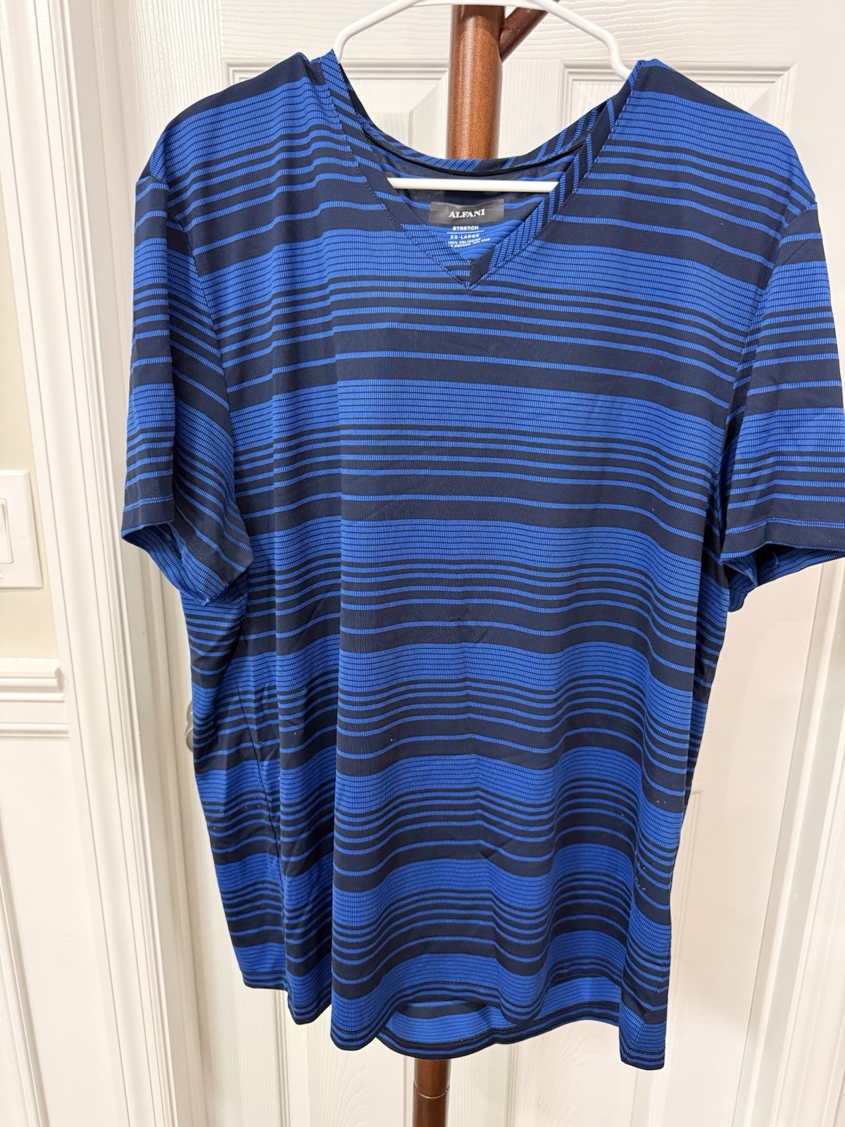 Alfani Men’s XXL Blue/Black Striped V-Neck Short Sleeve Stretch Knit T-Shirt
