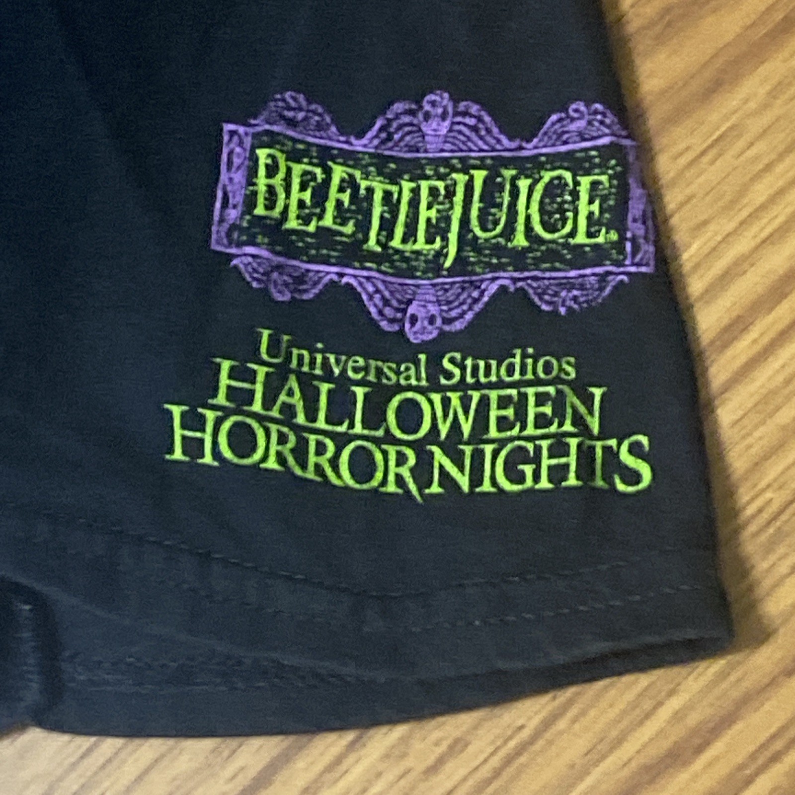 Universal Studios HHN Halloween Horror 2021 Nights Beetlejuice Snake Shirt M