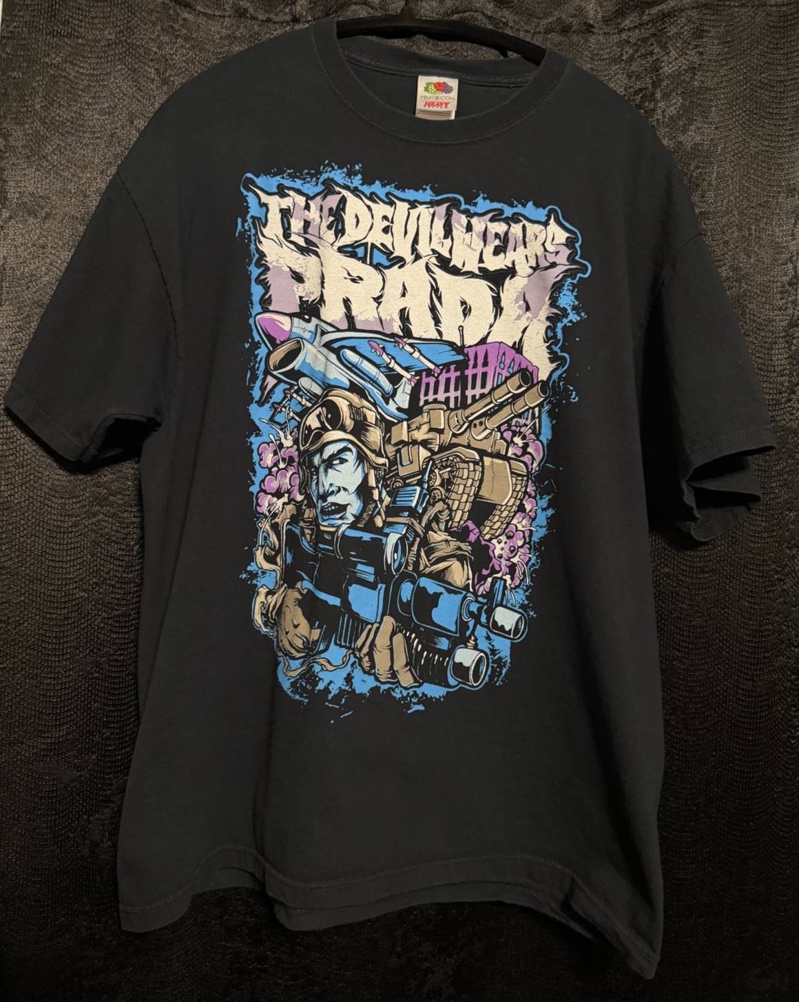 Vintage The Devil Wears Prada War Tshirt Rare Size XL 23×27.5
