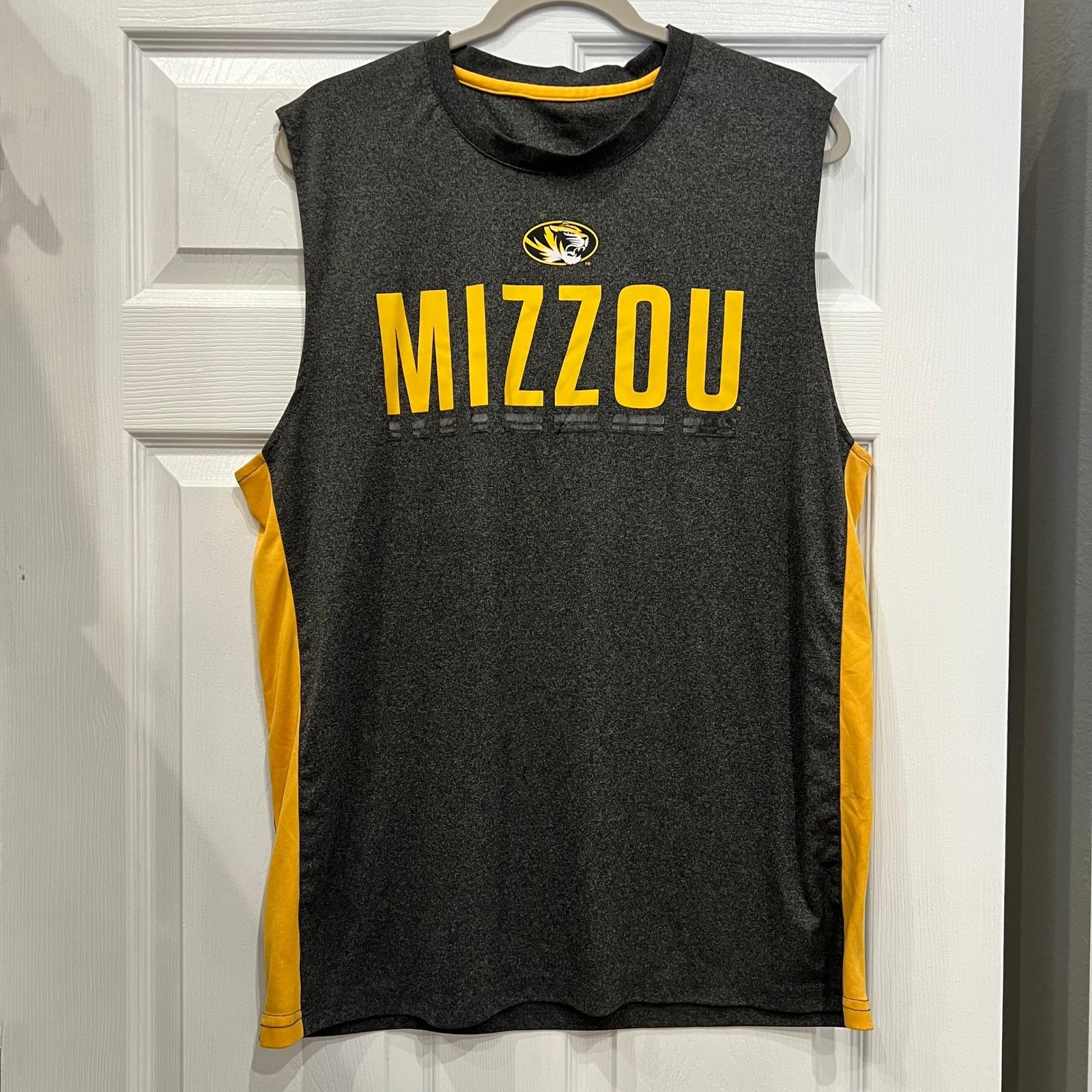 Mizzou Tigers Sleeveless Shirt Polyester Heather Charcoal Gold Athletic Mens L