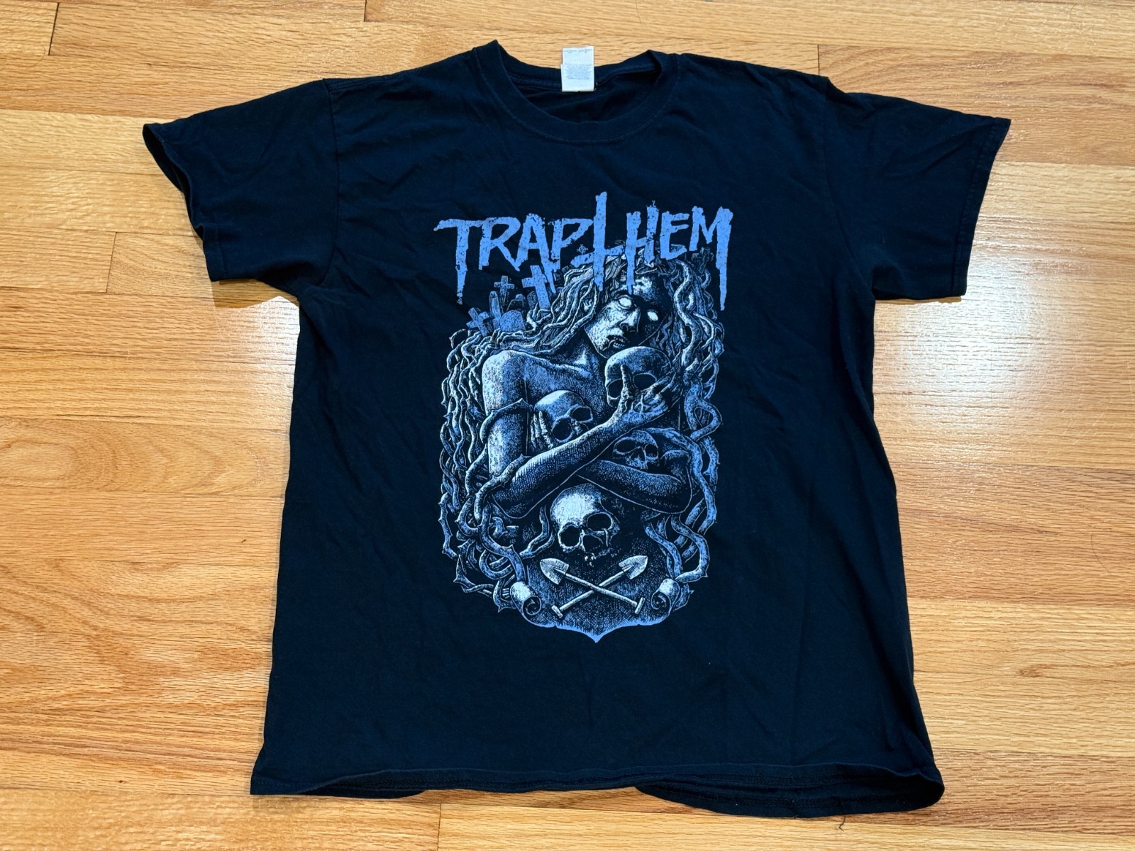 Trap Them Band T-Shirt Black Size Medium Skull Graphics