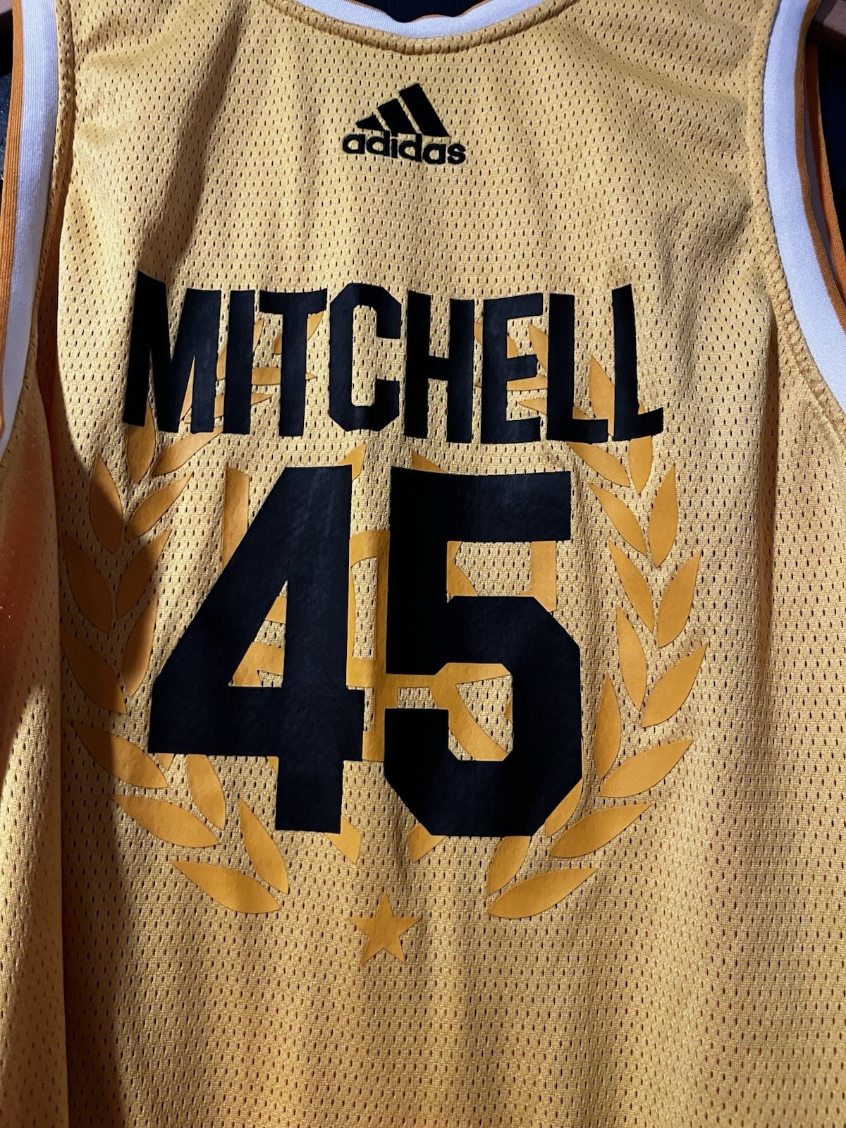 Adidas Bel-Air Academy Jersey Mitchell 45 Basketball Men XXL Yellow D.O.N. Tank