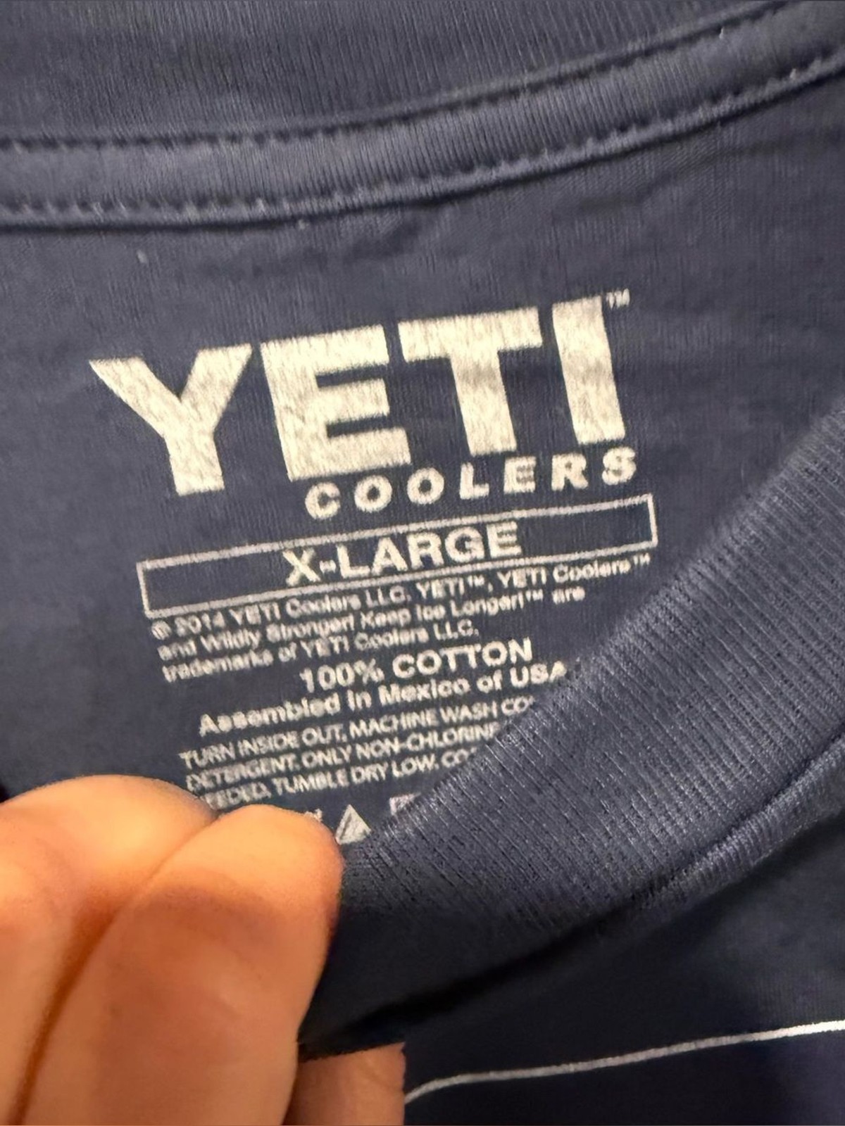 Yeti Coolers Tee Shirt Mens XL Navy Blue Graphic Soft Light Comfort NWT