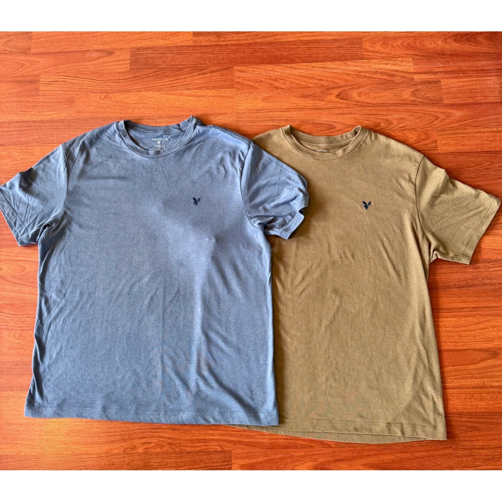 Bundle of 2 American Eagle Super Soft T-Shirts Mens Medium Blue Olive