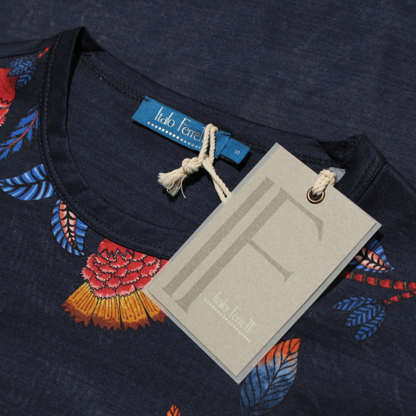 Italo Ferretti NWT Short Sleeve T-Shirt Size S in Blue/Yellow/Multi 100% Cotton