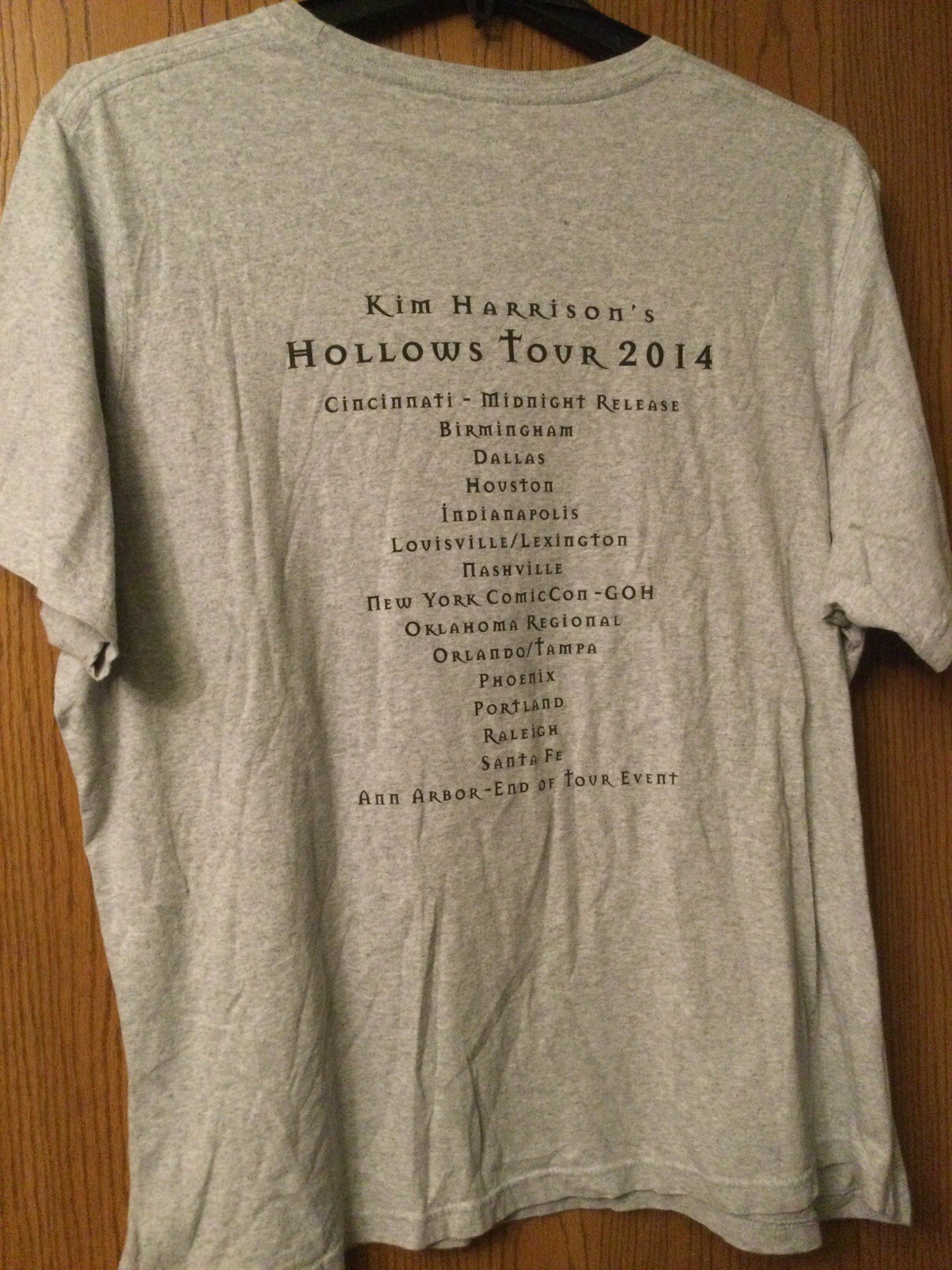 Kim Harrison – “The Witch With No Name” – 2014 Gray Shirt – 2XL – Canvas
