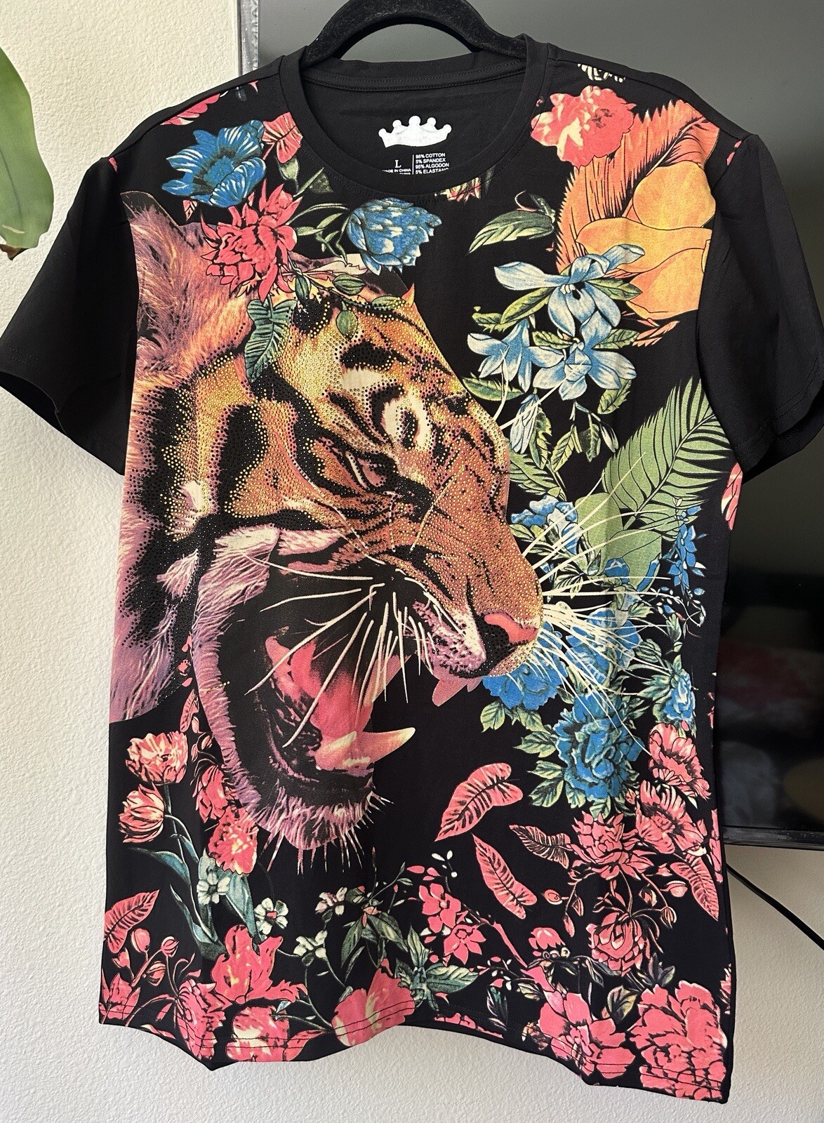 Heads or Tails Men’s Rhinestones Beaded / Black T-shirt Roaring Tiger Size L
