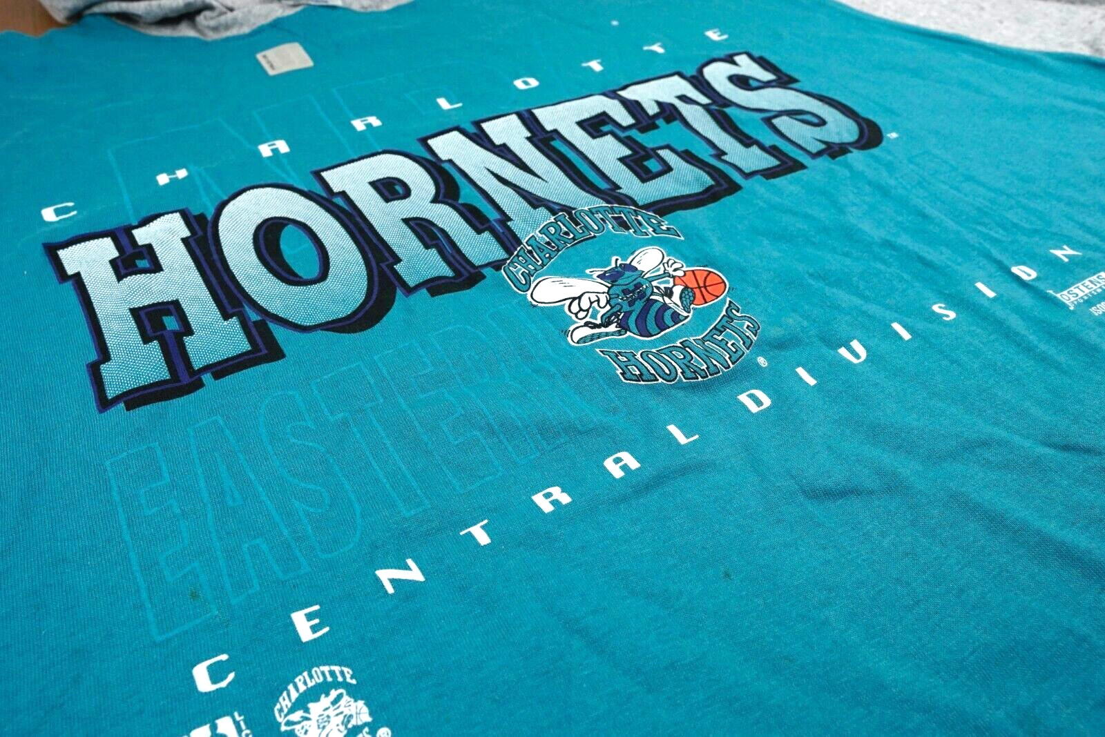 NWT Charlotte Hornets 90s Hooded T Shirt Mens XXL Jostens Teal NBA Basketball