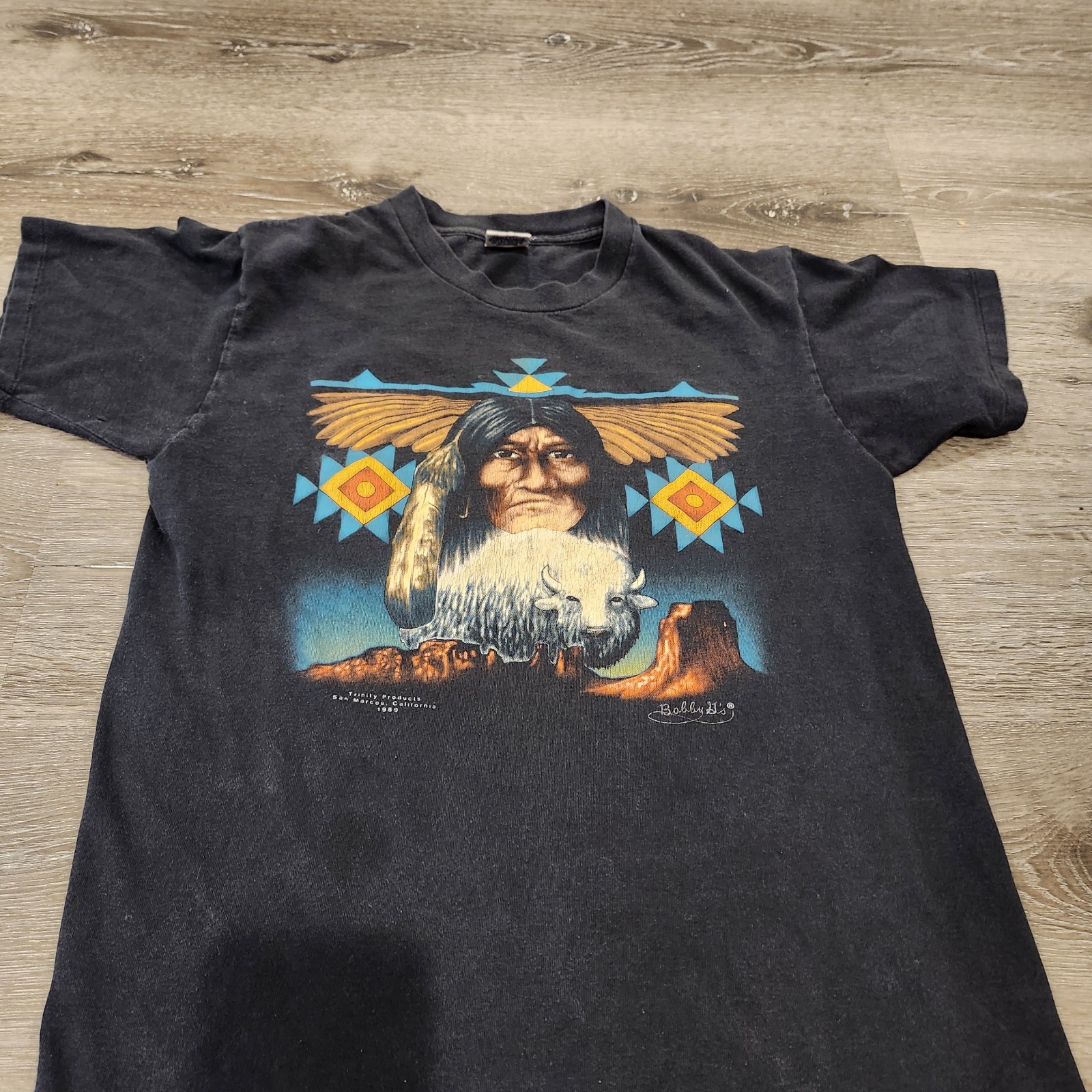 1989 Native American Indian Bison Trinity Products Shirt M Single Stitch USA