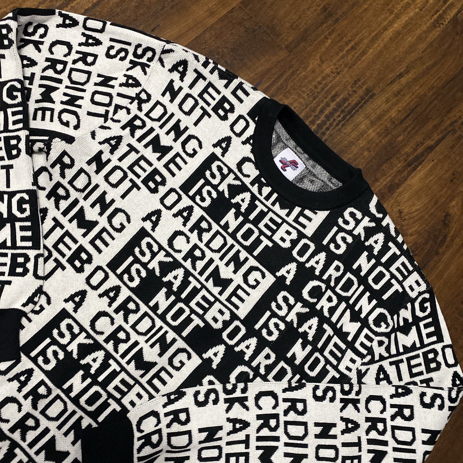 New Santa Cruz Skateboards Longsleeve Shirt Not A Crime Black Size Large. E1