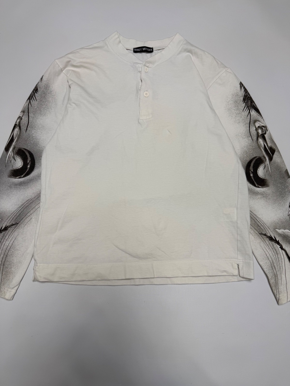 Vintage Issey Miyake White Henley Long Sleeve Dragon Cloud Graphic Tee Size M