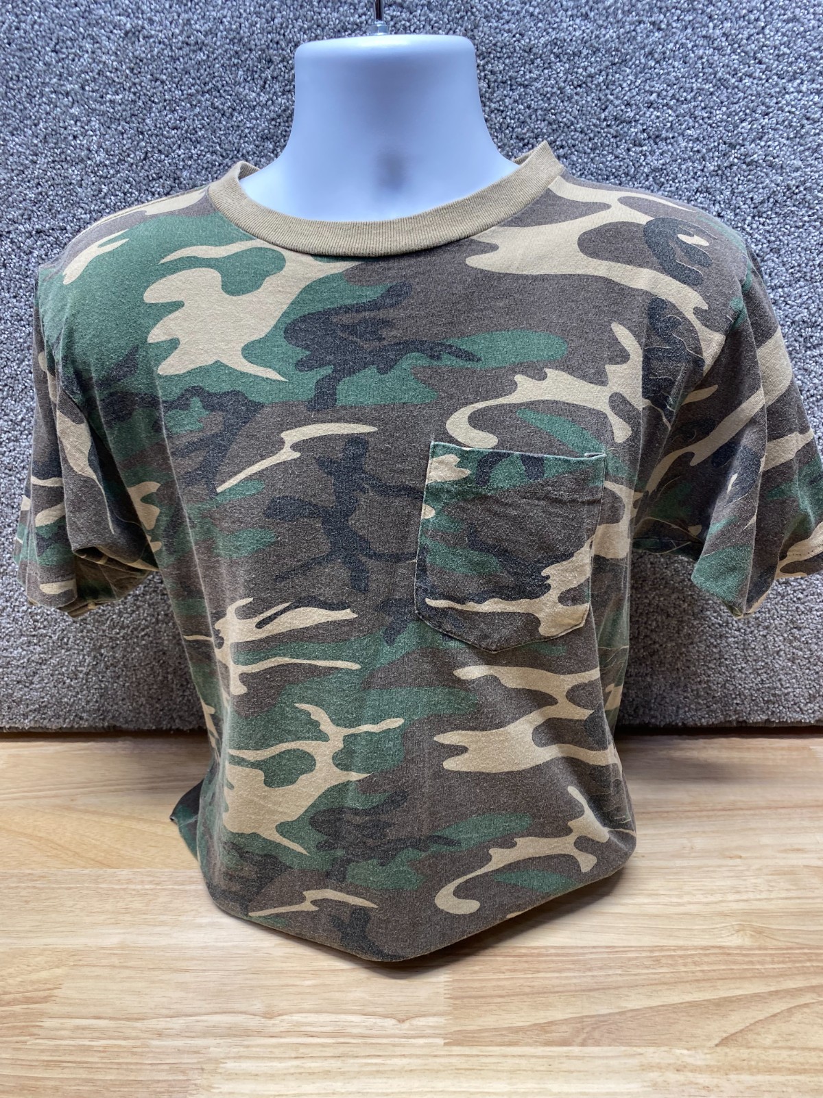 Vntg Sasquatch Mens L Camo Pocket T Shirt Camouflage Single Stitch Made in USA